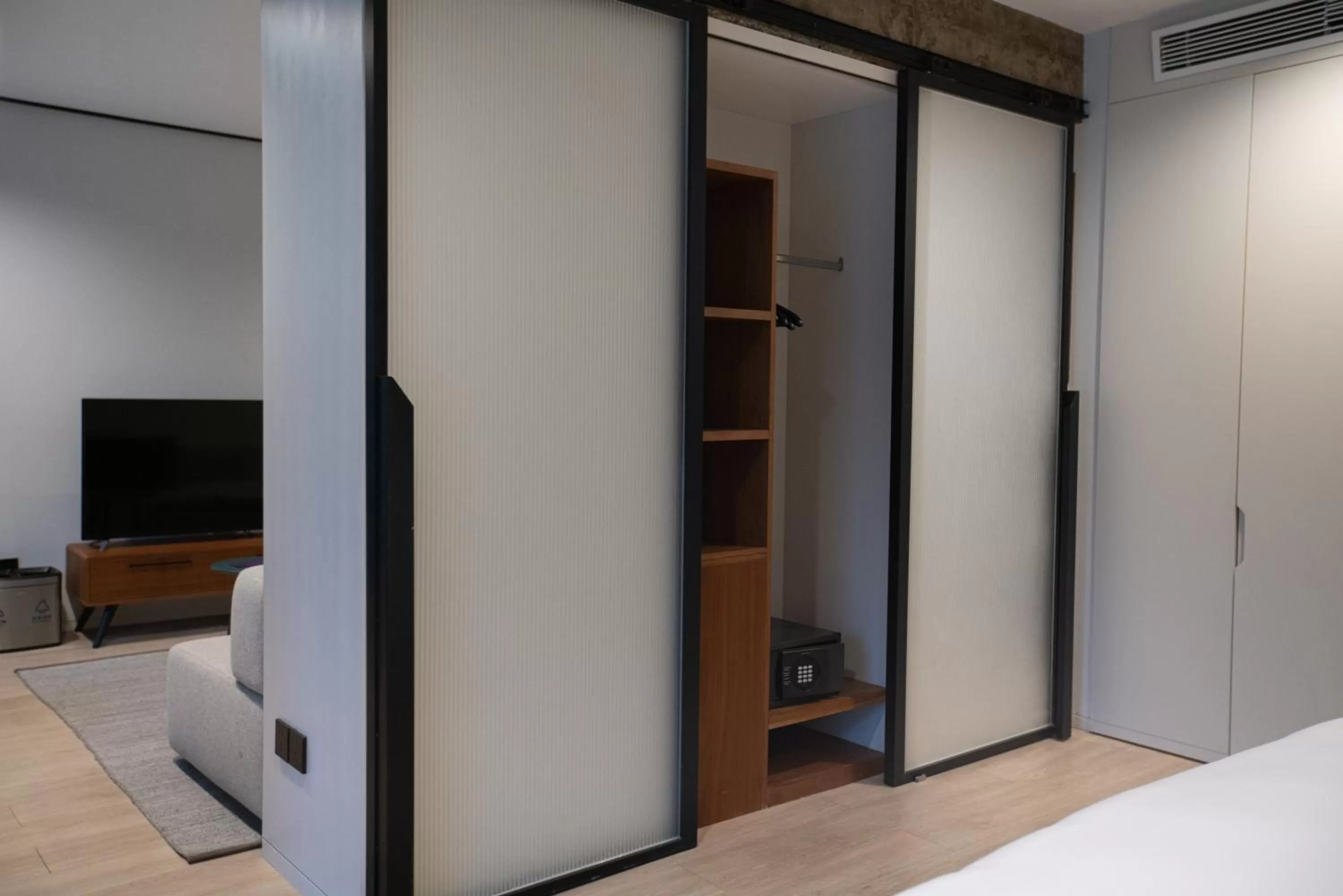 wardrobe in Stey Beijing Wangfujing Hotel