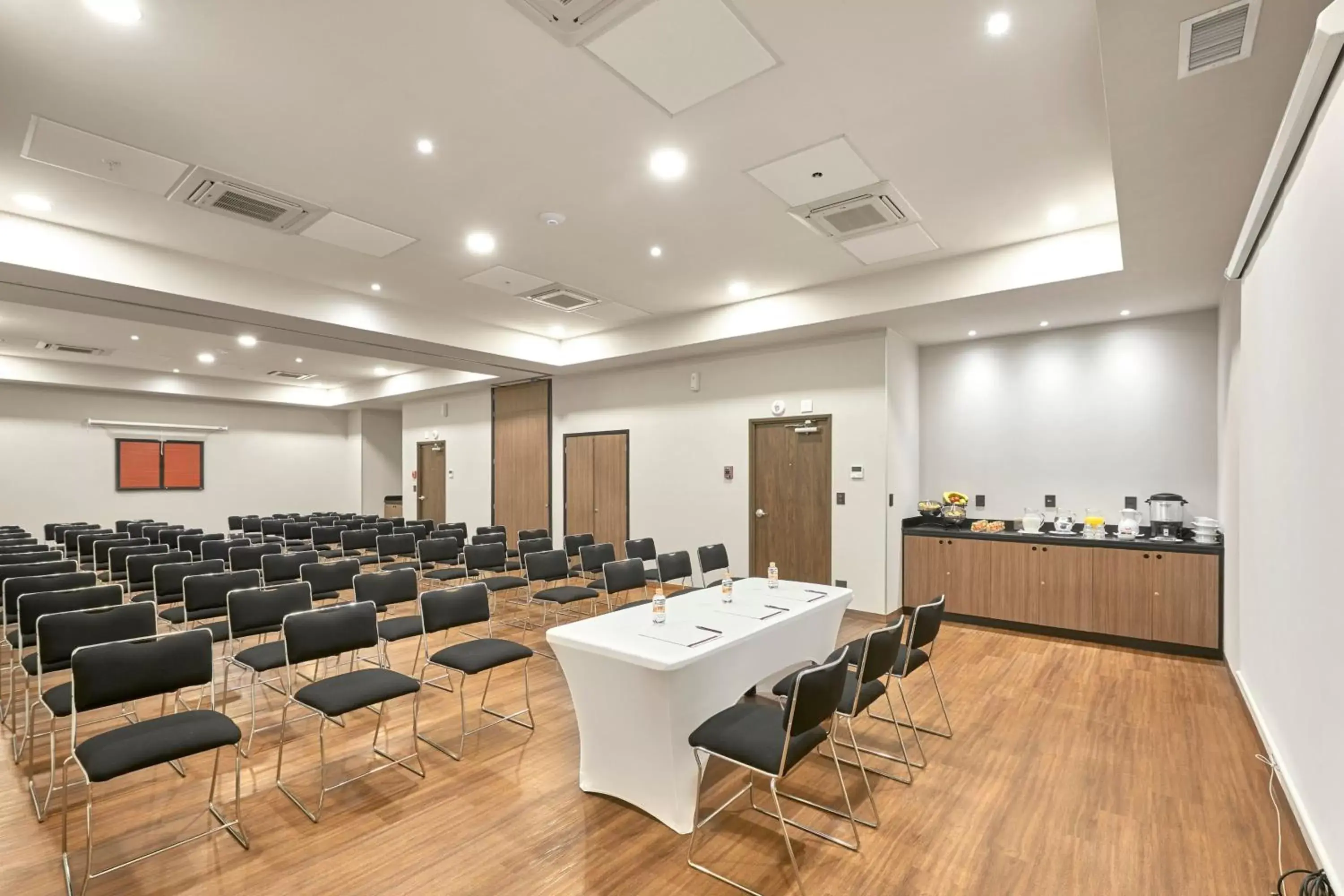 Meeting/conference room in City Express Plus by Marriott Cancun Aeropuerto Riviera