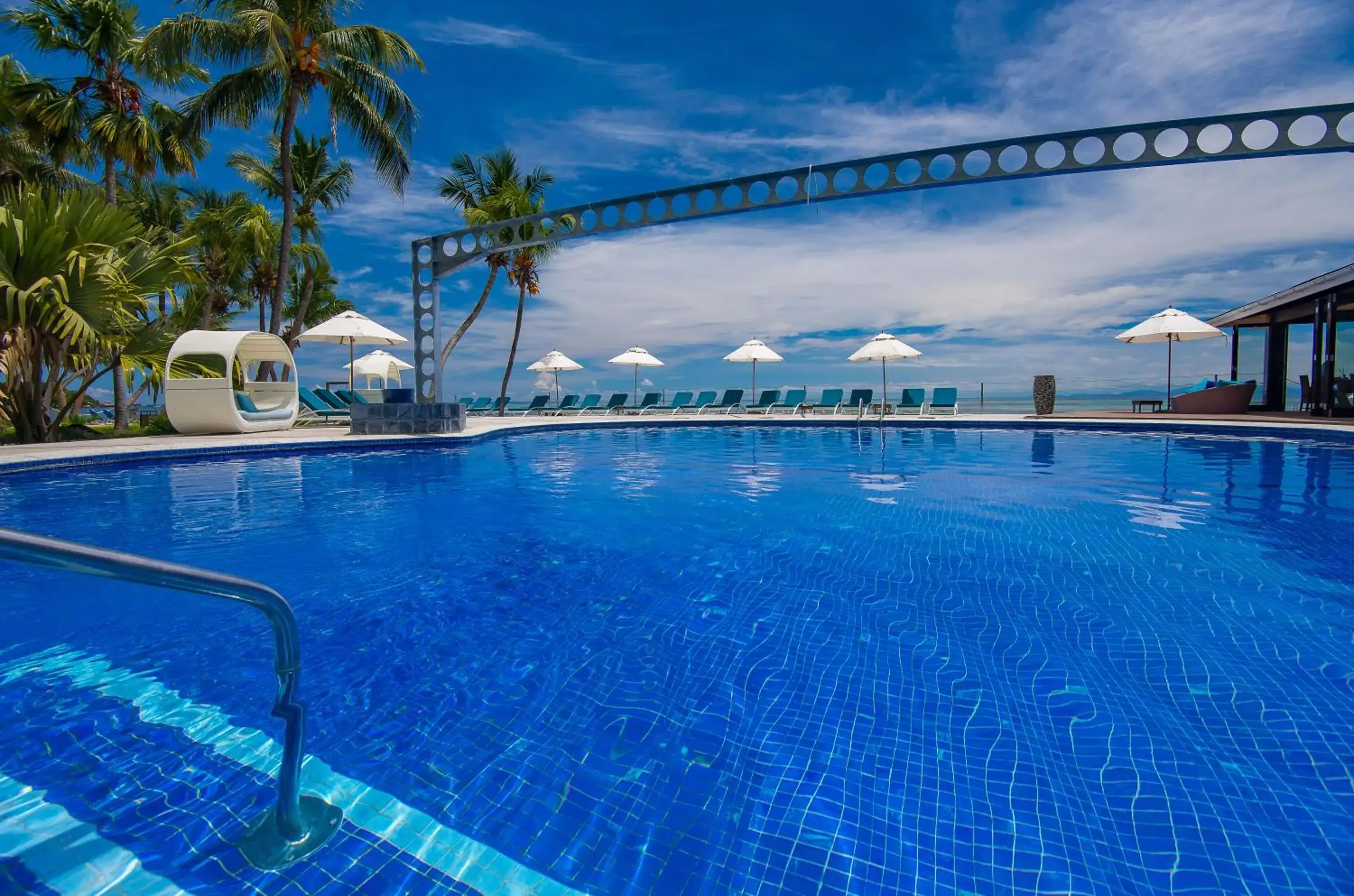 Swimming Pool in Coco de Mer and Black Parrot Suites