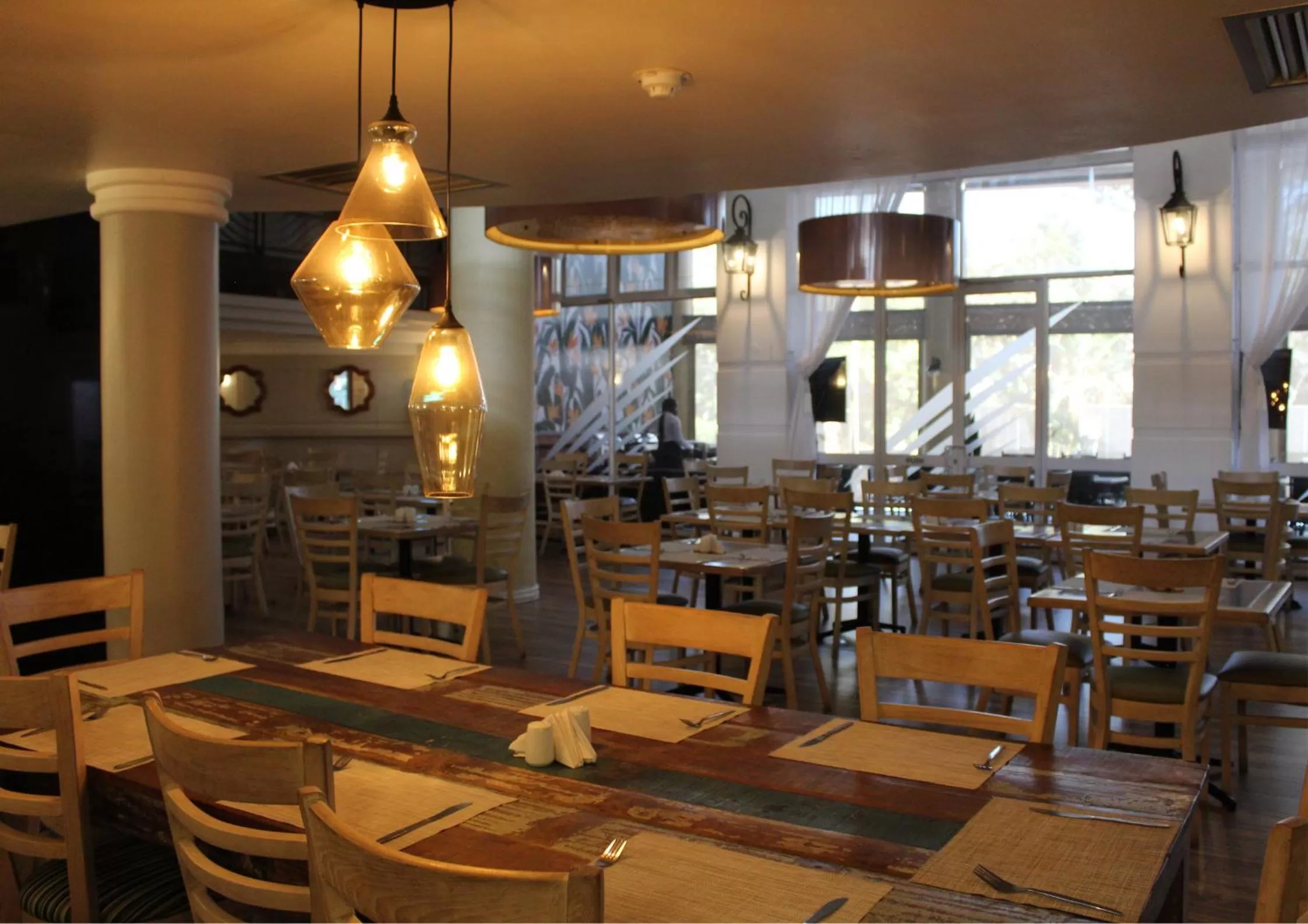 Restaurant/places to eat in The Riverside Hotel