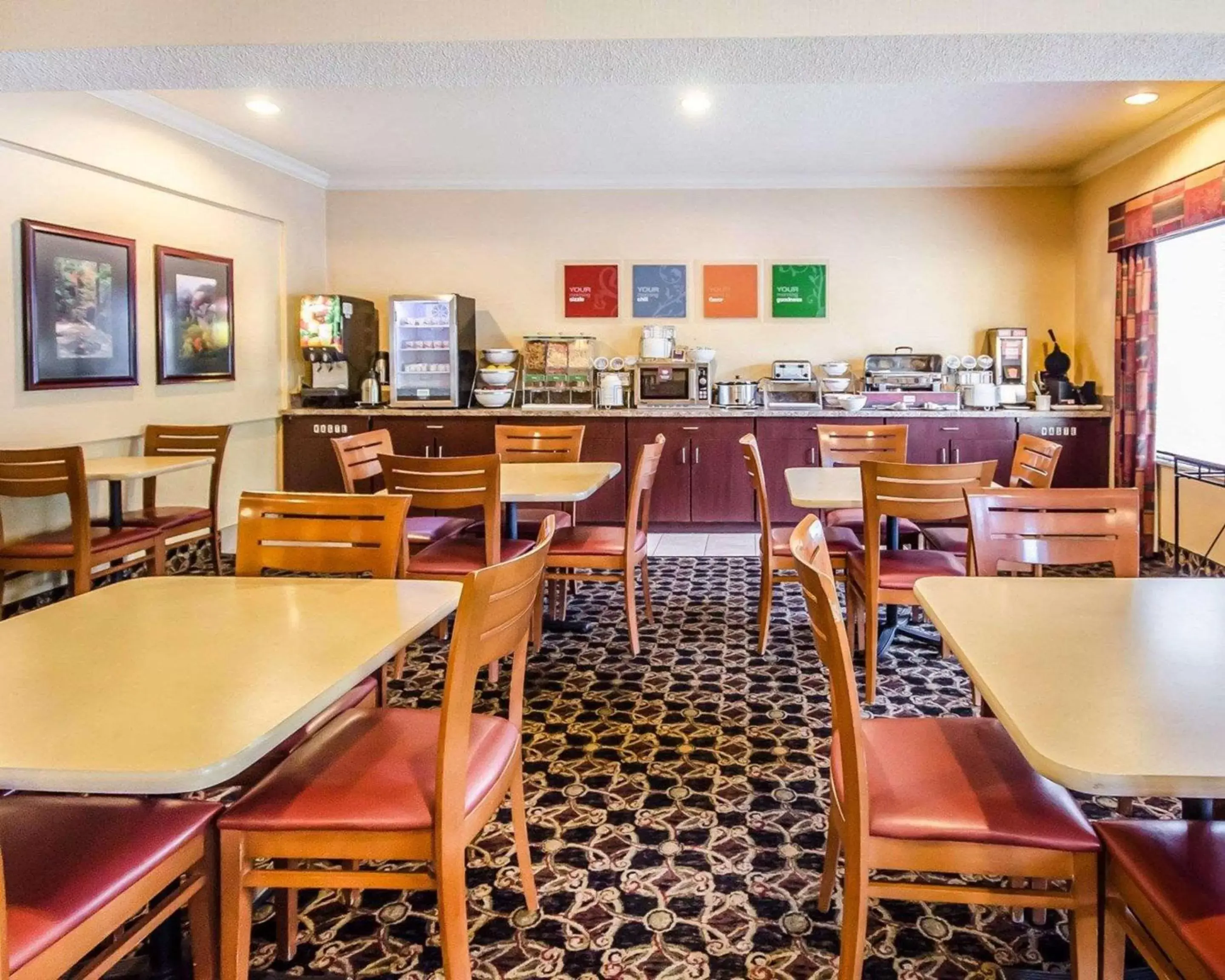 Restaurant/Places to Eat in Comfort Suites Prestonsburg West
