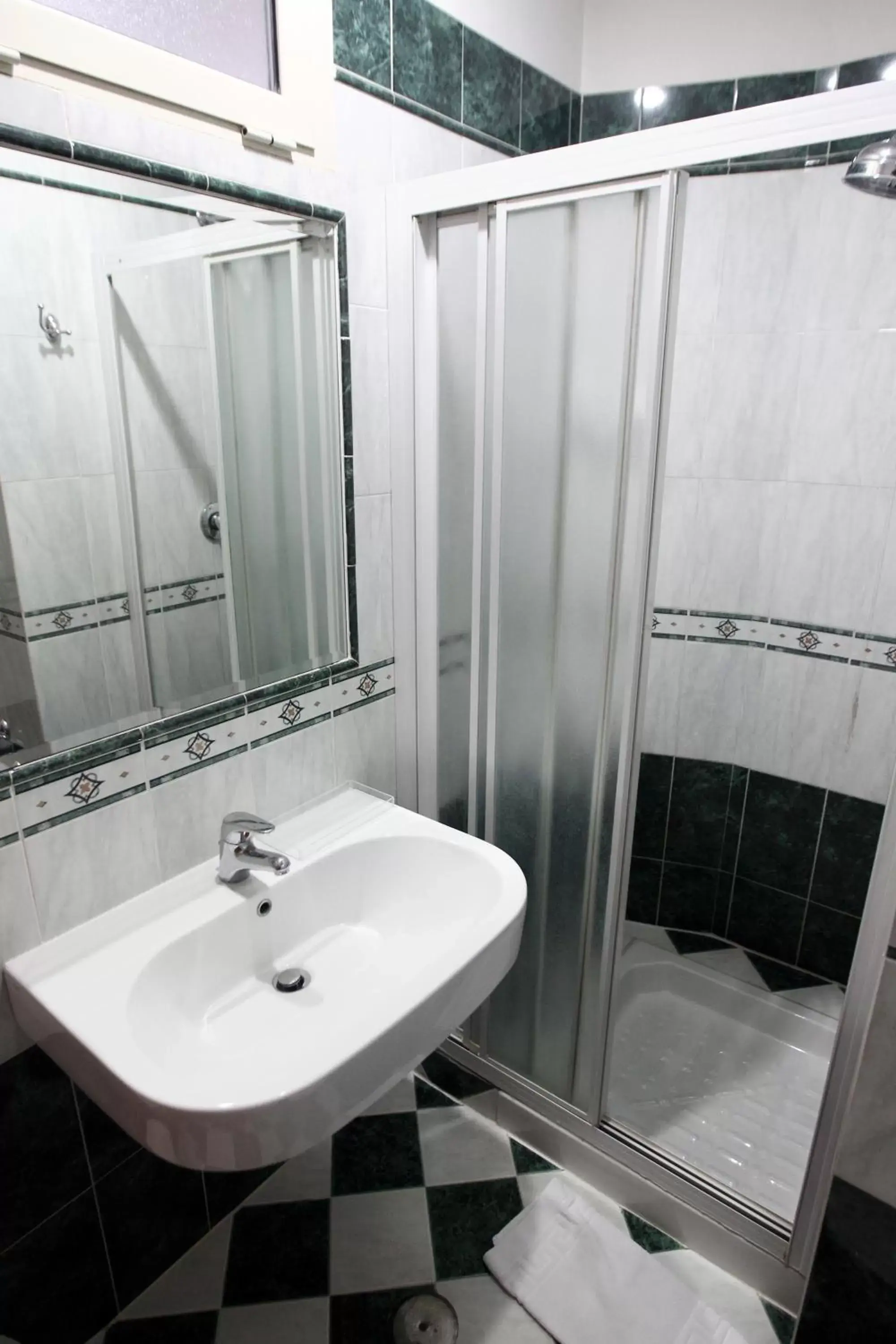 Shower, Bathroom in Baltik Guesthouse