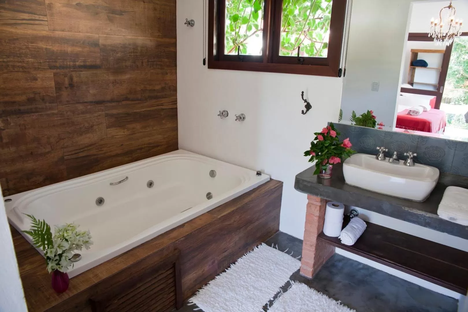 Hot Tub in Pousada Vila Rosada