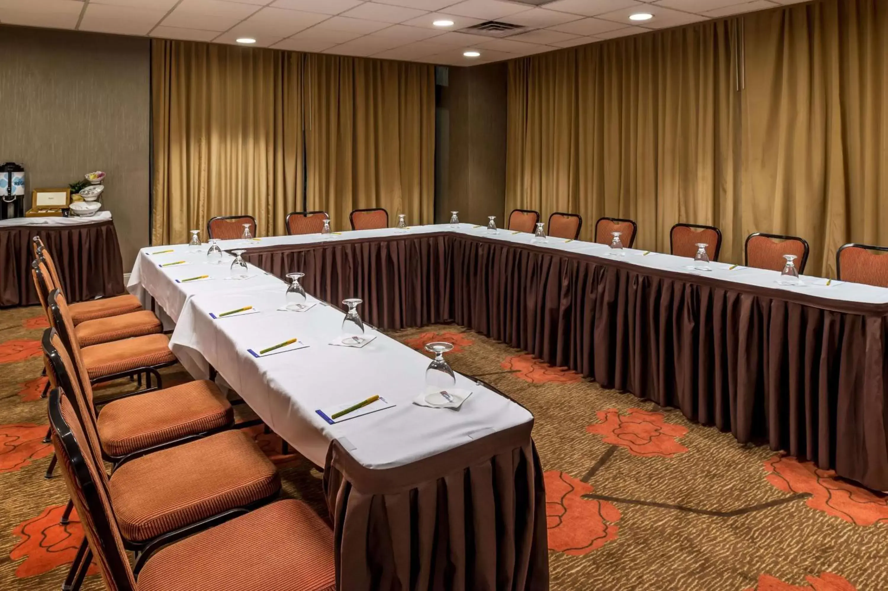 Meeting/conference room in Hilton Garden Inn Detroit Southfield