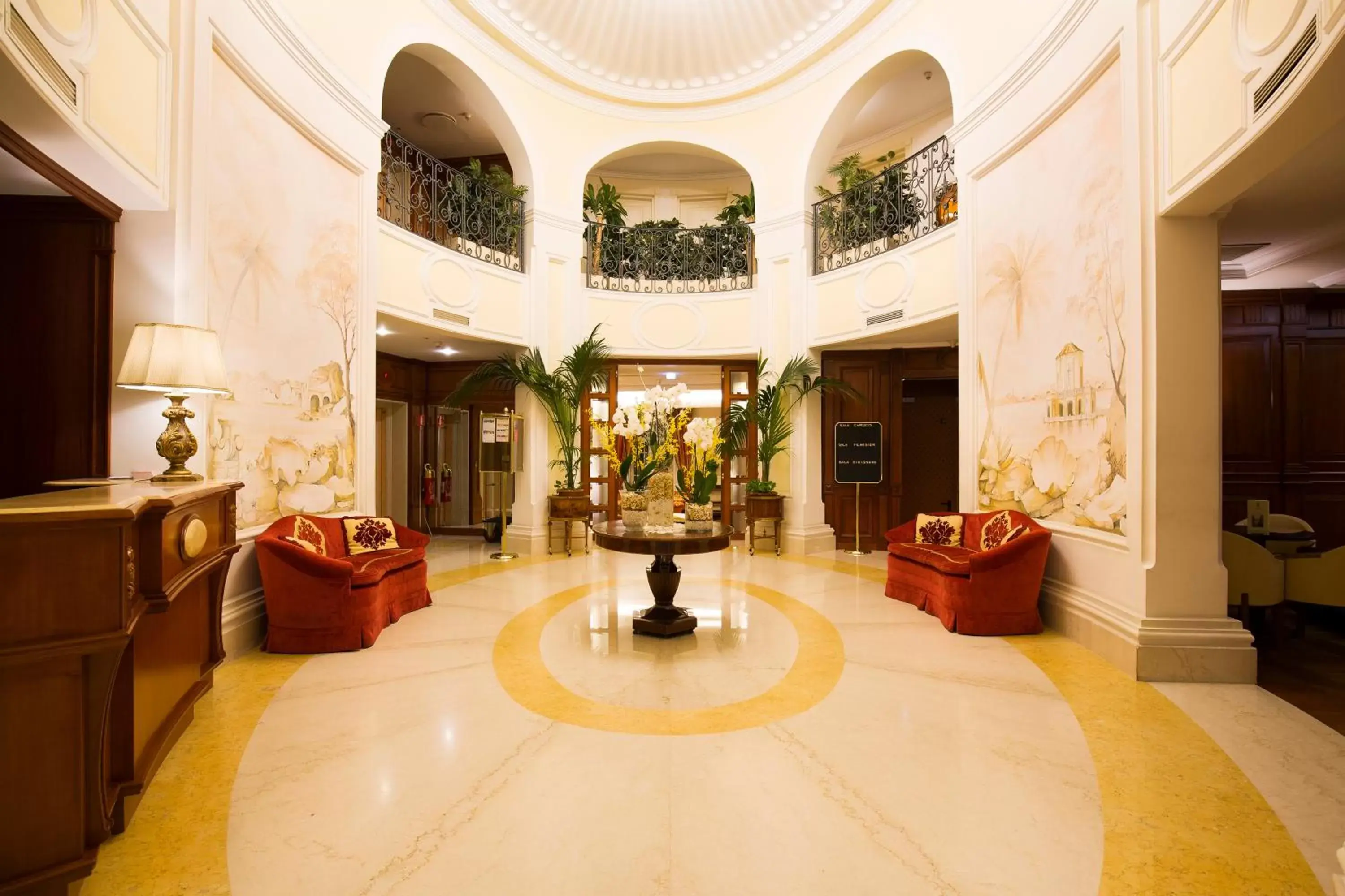 Lobby or reception, Lobby/Reception in Palazzo Alabardieri