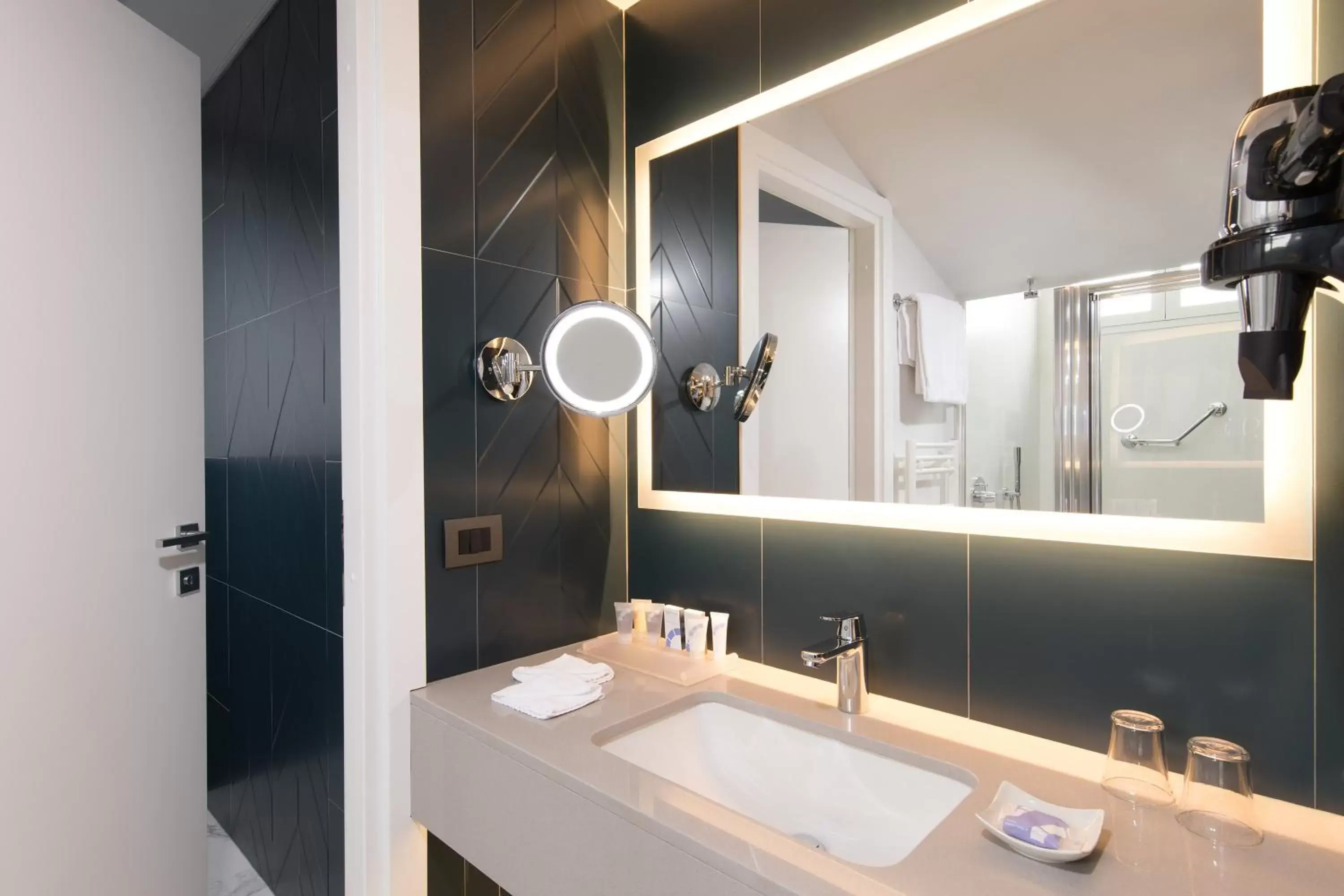 Decorative detail, Bathroom in Hotel Nazionale