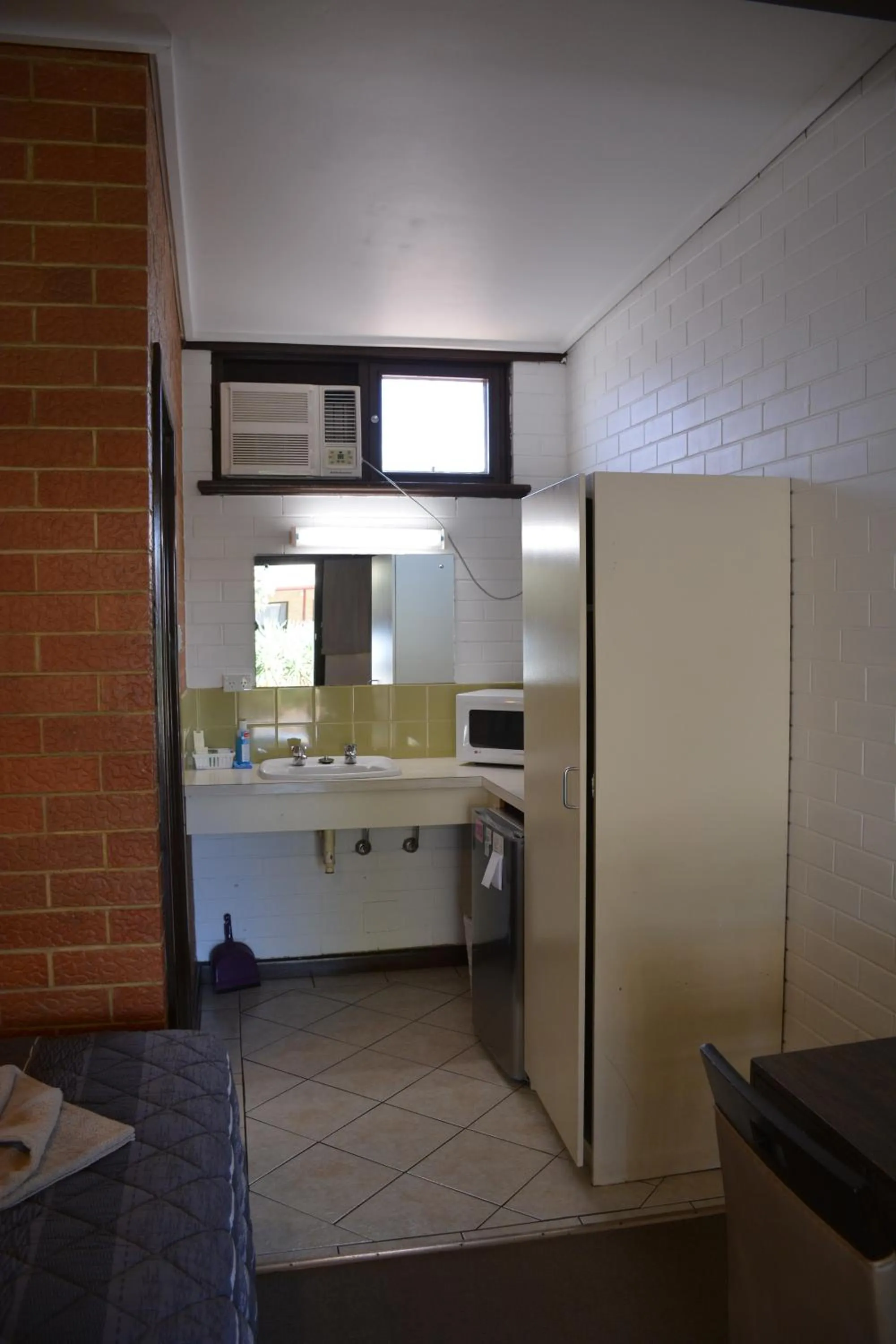Kitchen or kitchenette in Angaston Vineyards Motel