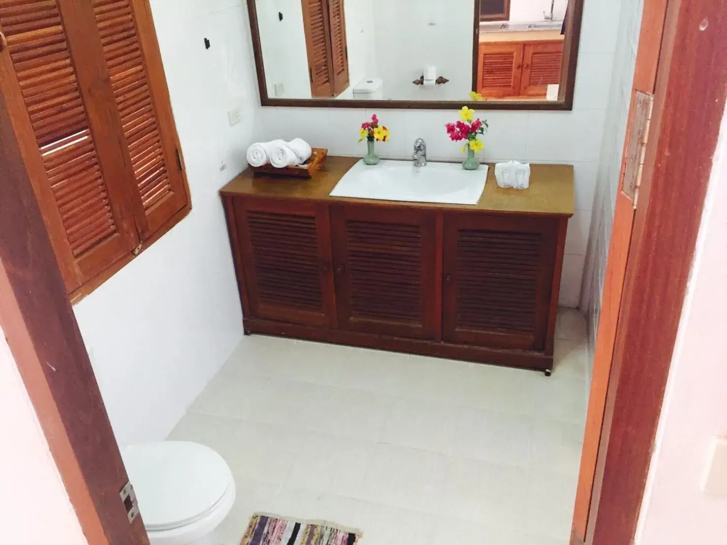 Toilet, Bathroom in Ruen Thai Rim Haad Resort