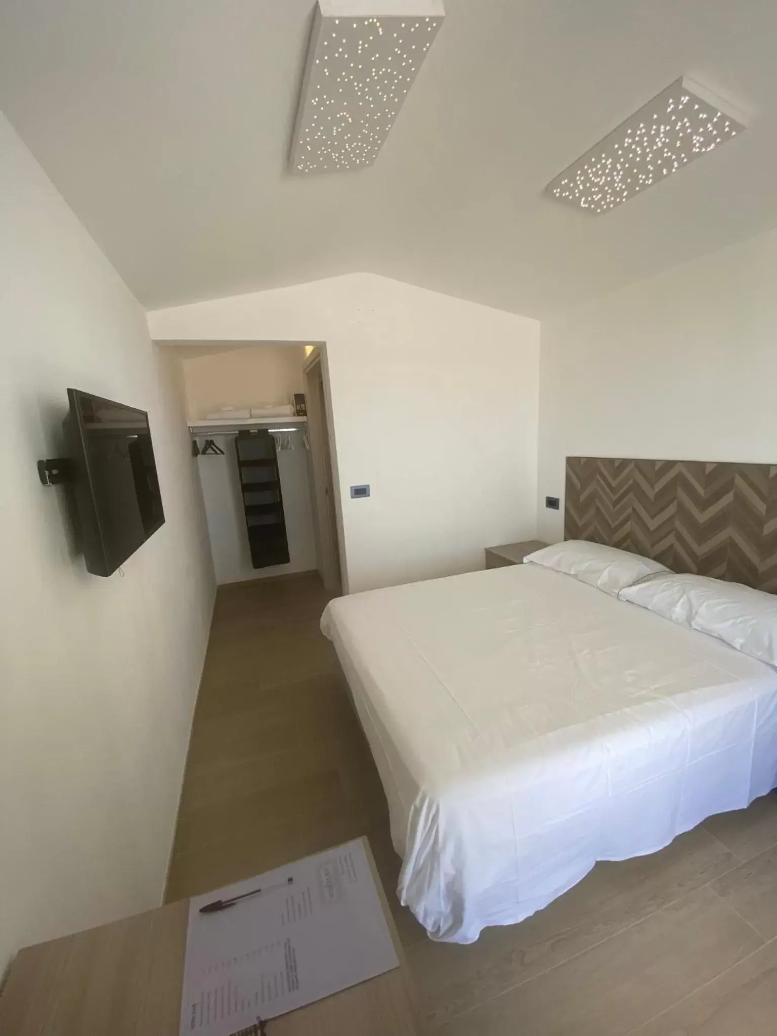 Bedroom, Bed in Marina Bay Suites