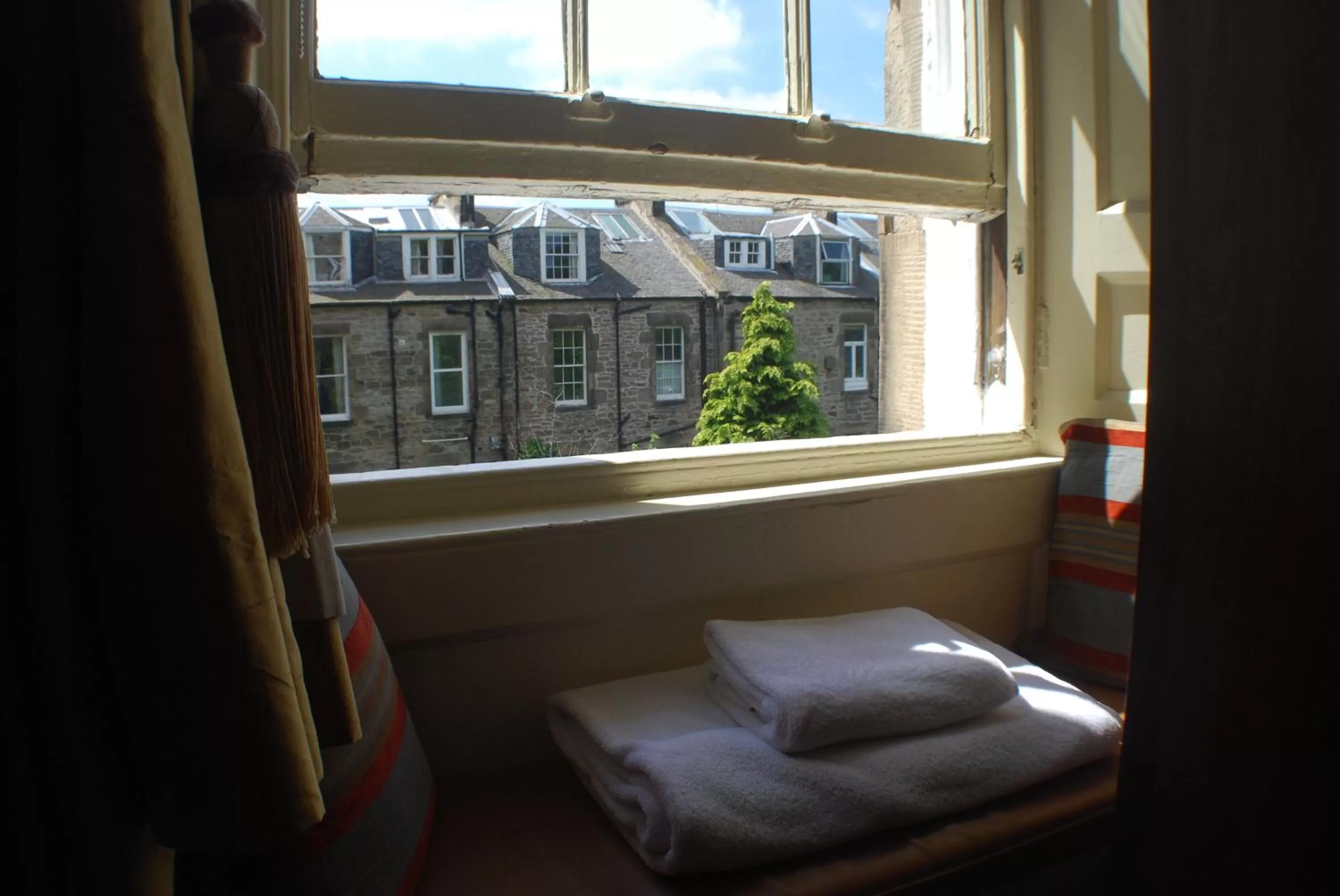 View (from property/room), Bed in The Salisbury Hotel