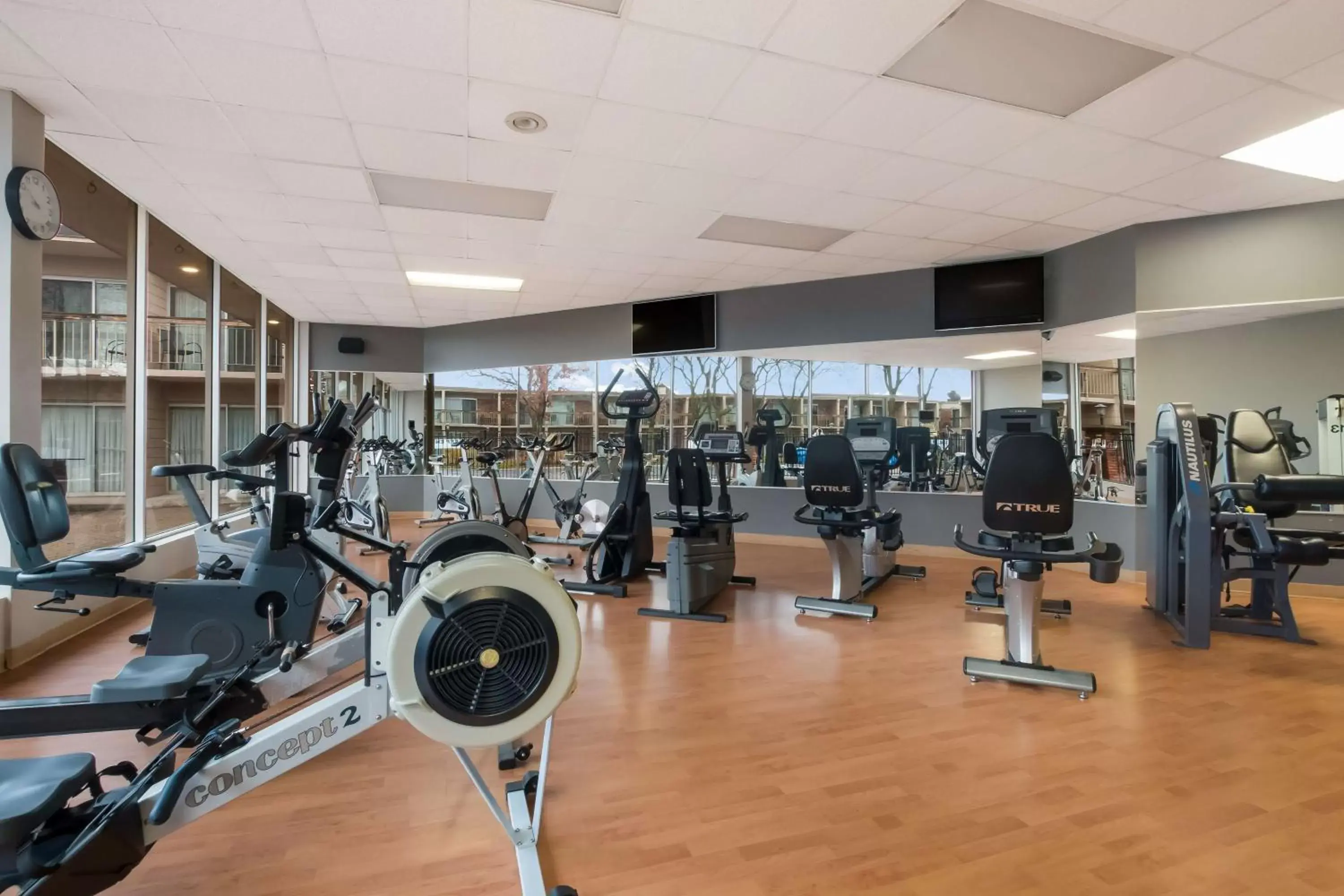Fitness centre/facilities in Best Western St Catharines Hotel & Conference Centre Fitness centre/facilities in Best Western St Catharines Hotel & Conference Centre