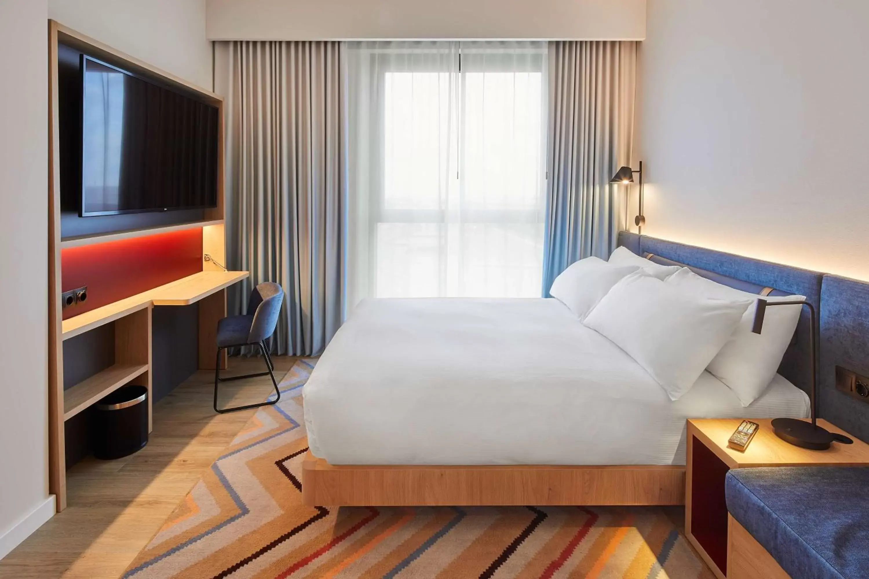 Bedroom, Bed in Hampton By Hilton Barcelona Fira Gran Via