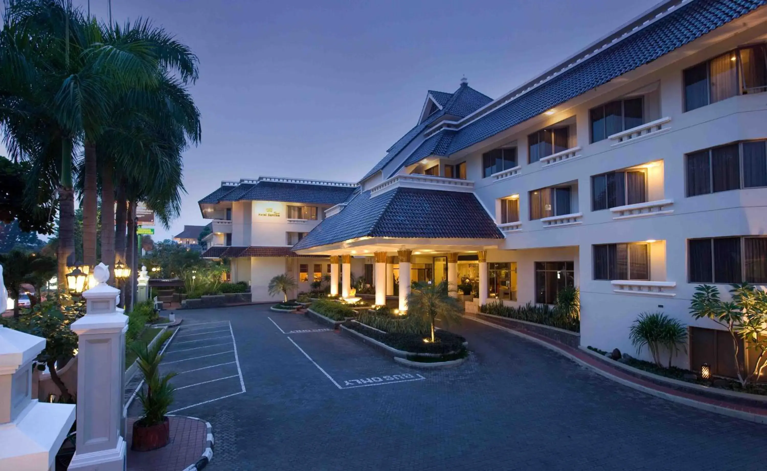 Facade/entrance, Property Building in Hotel Santika Premiere Jogja