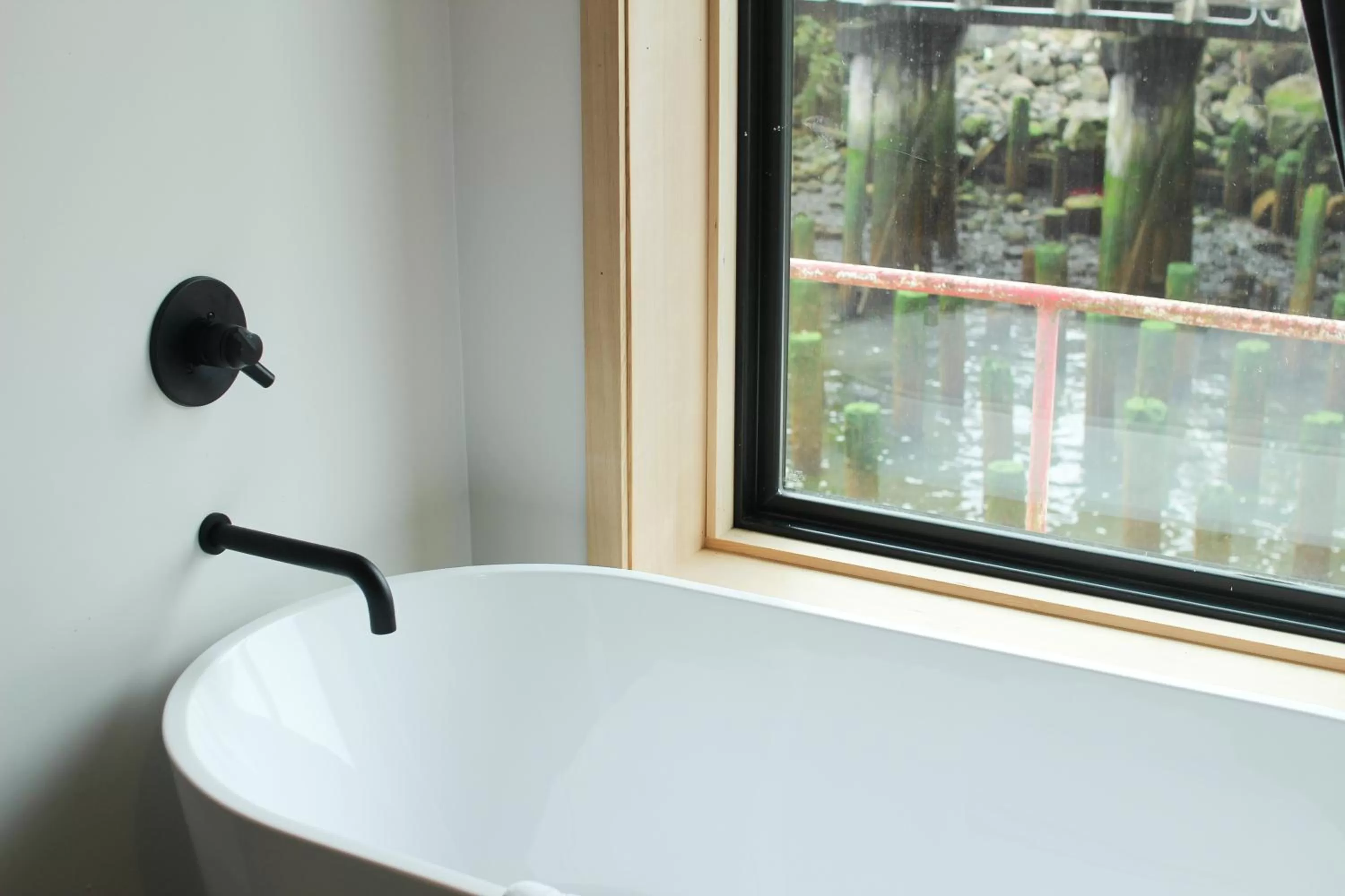 Bath in Bowline Hotel