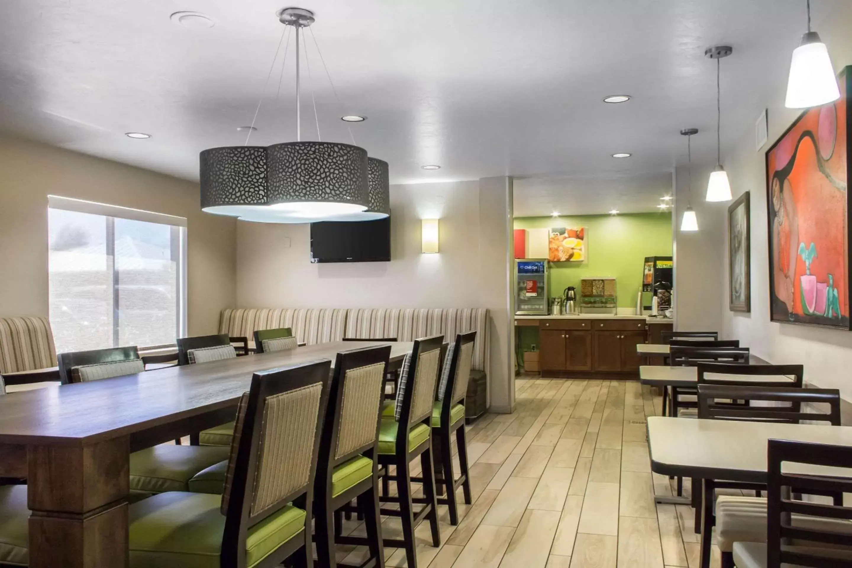 Restaurant/Places to Eat in Comfort Suites at Tucson Mall