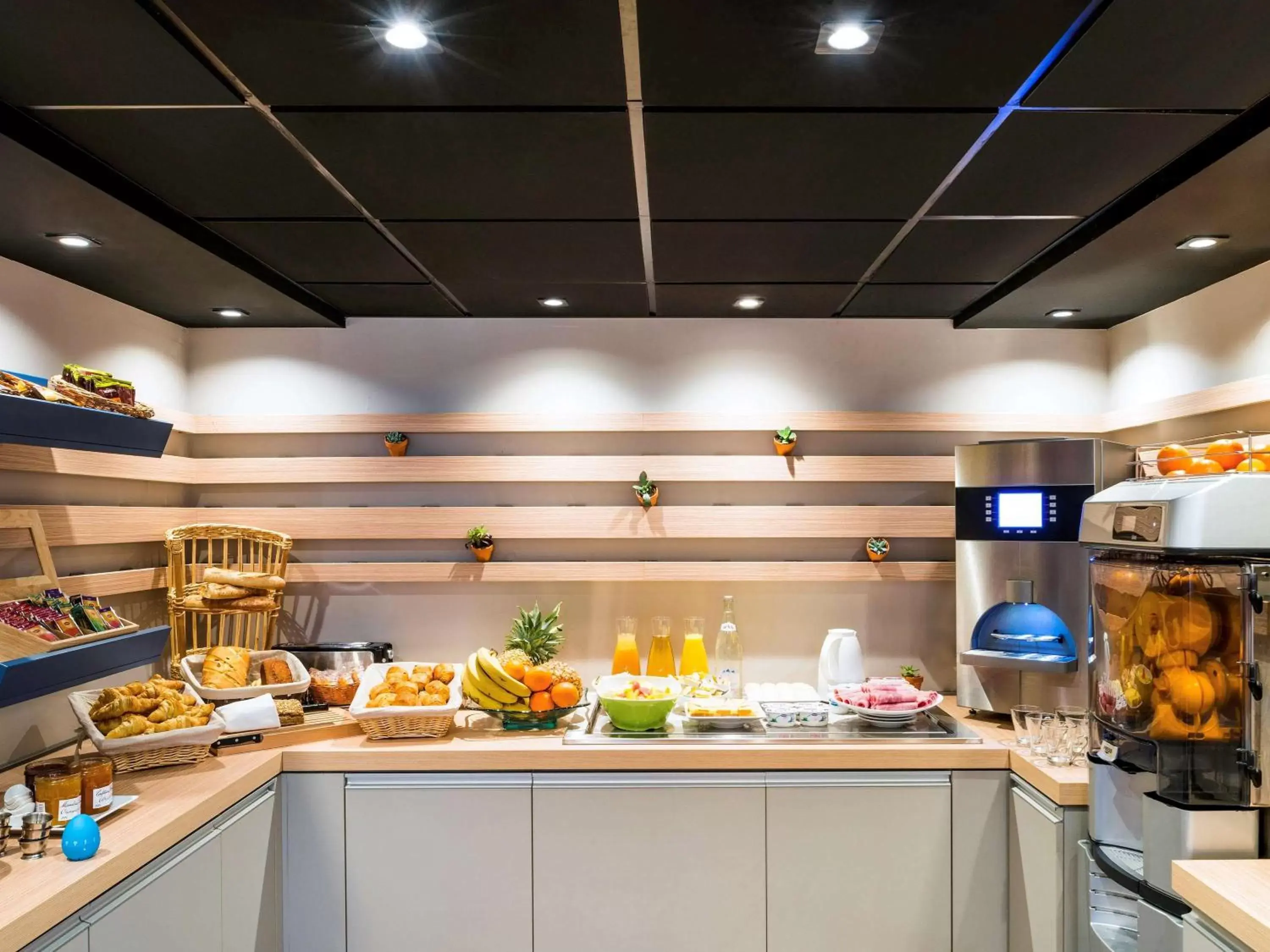 Restaurant/places to eat in ibis Styles Clamart Gare Grand Paris Restaurant/places to eat in ibis Styles Clamart Gare Grand Paris