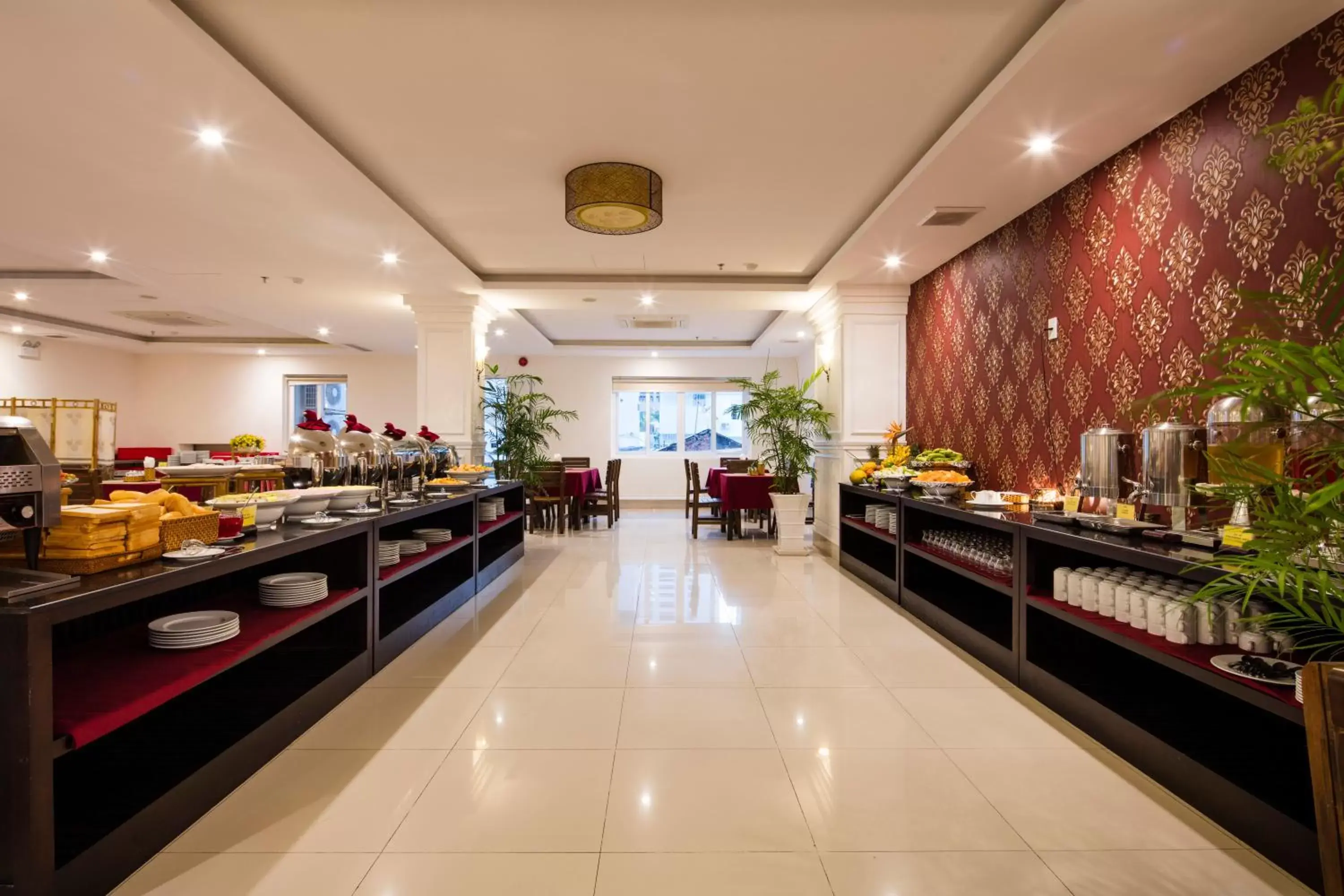 Restaurant/Places to Eat in Edele Hotel