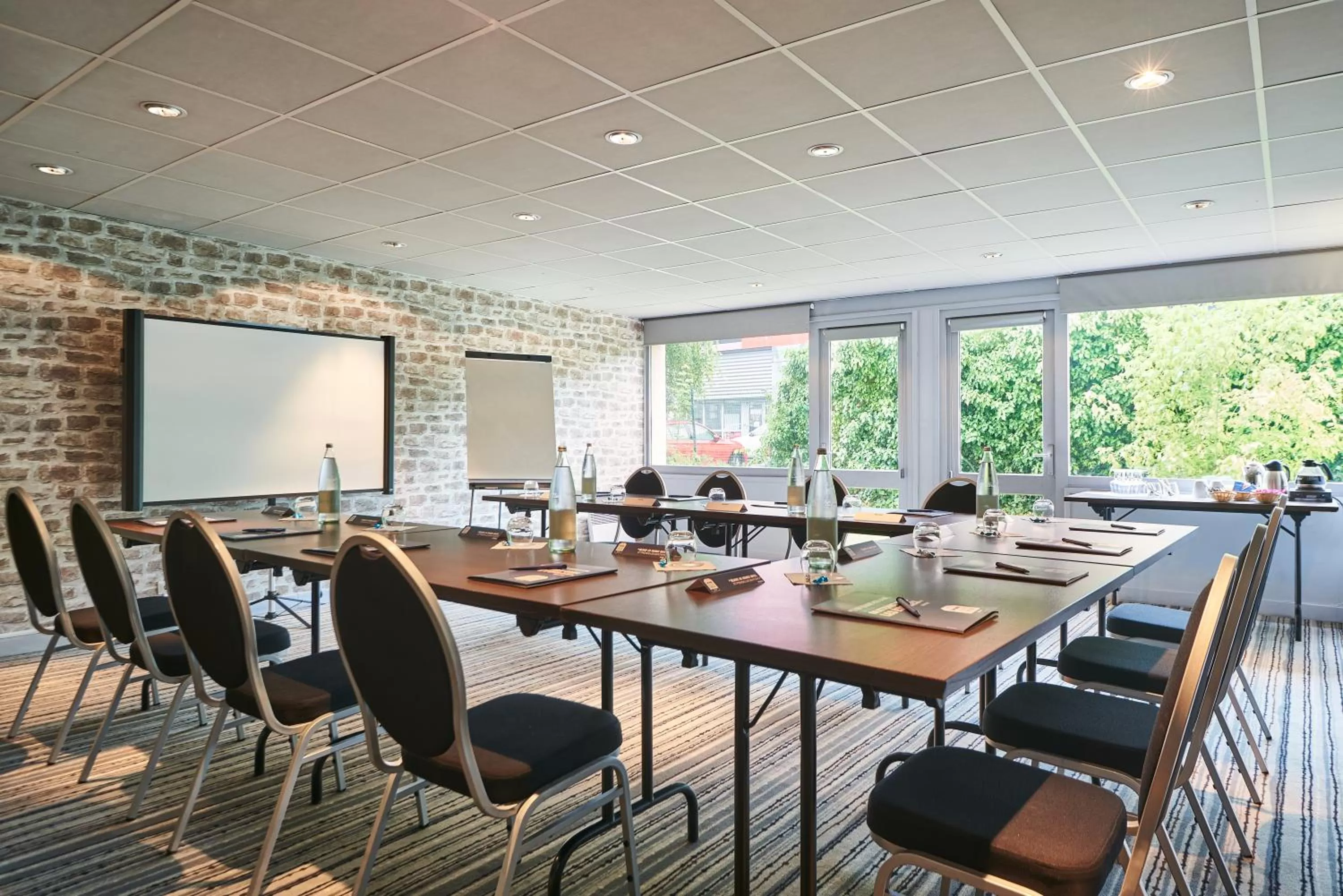 Meeting/conference room in Kyriad Lille - Mons en Baroeul