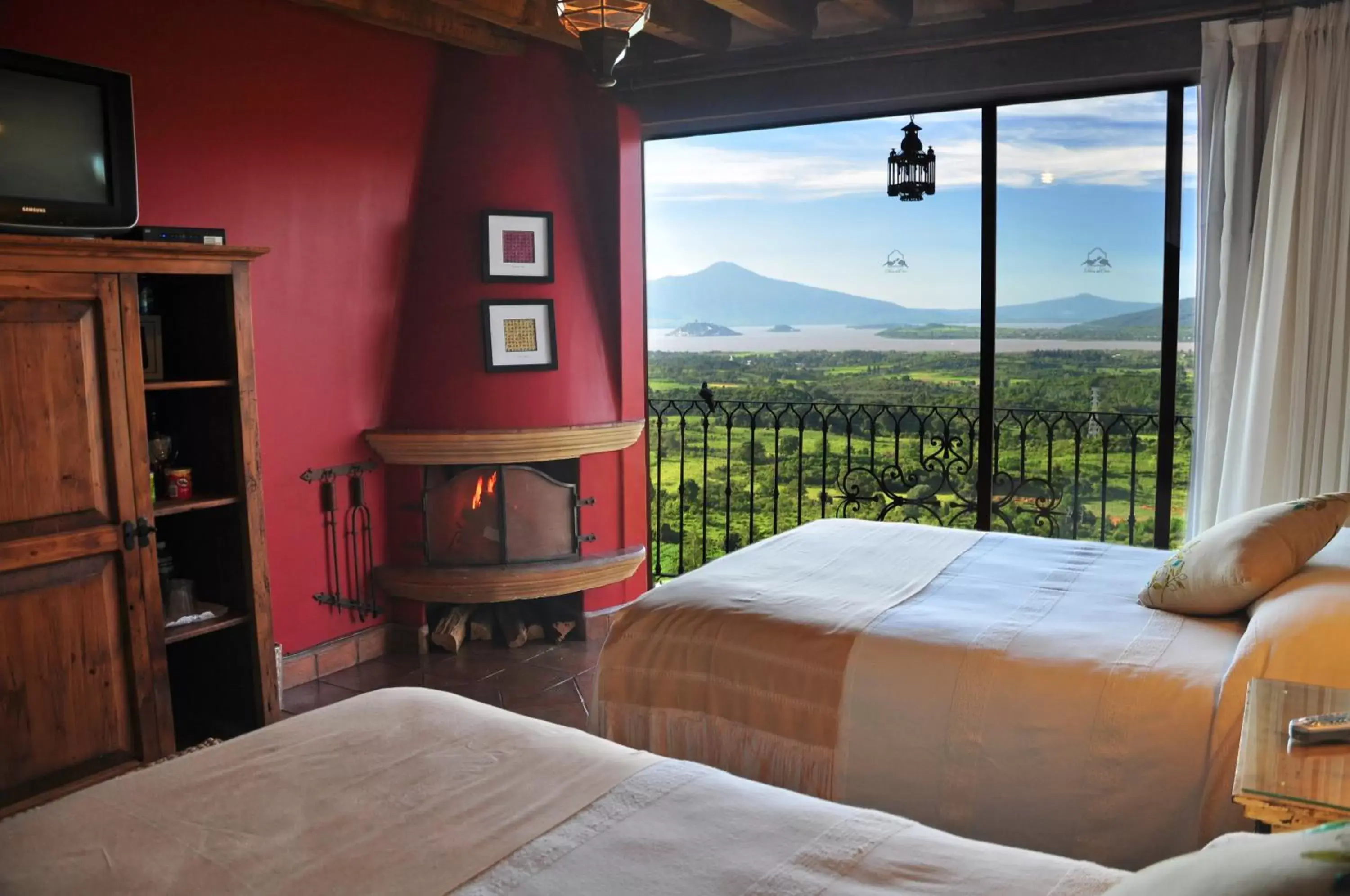 Photo of the whole room, Mountain View in Porton del Cielo