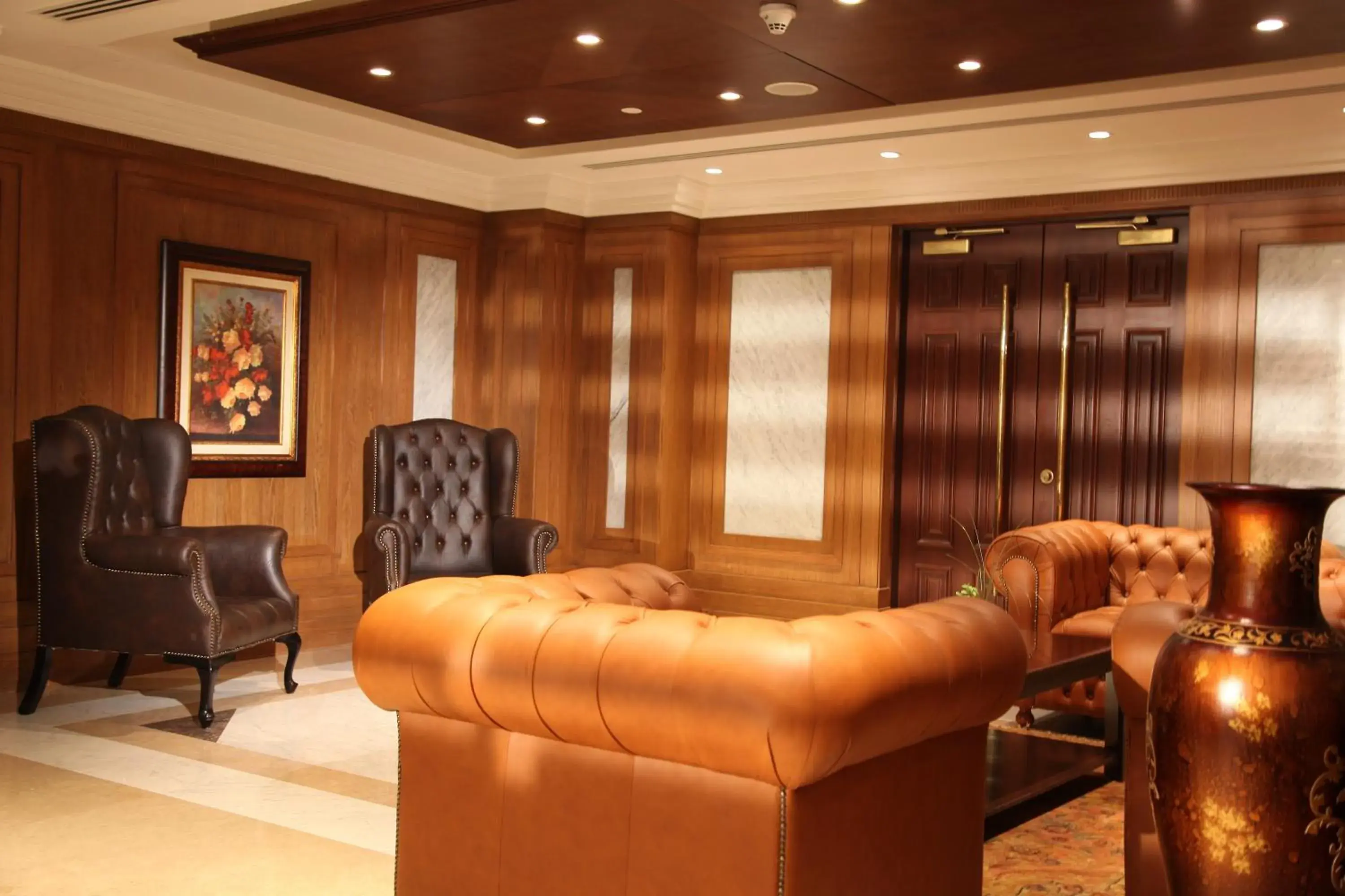 Lounge or bar in Helnan Landmark Hotel Lounge or bar in Helnan Landmark Hotel