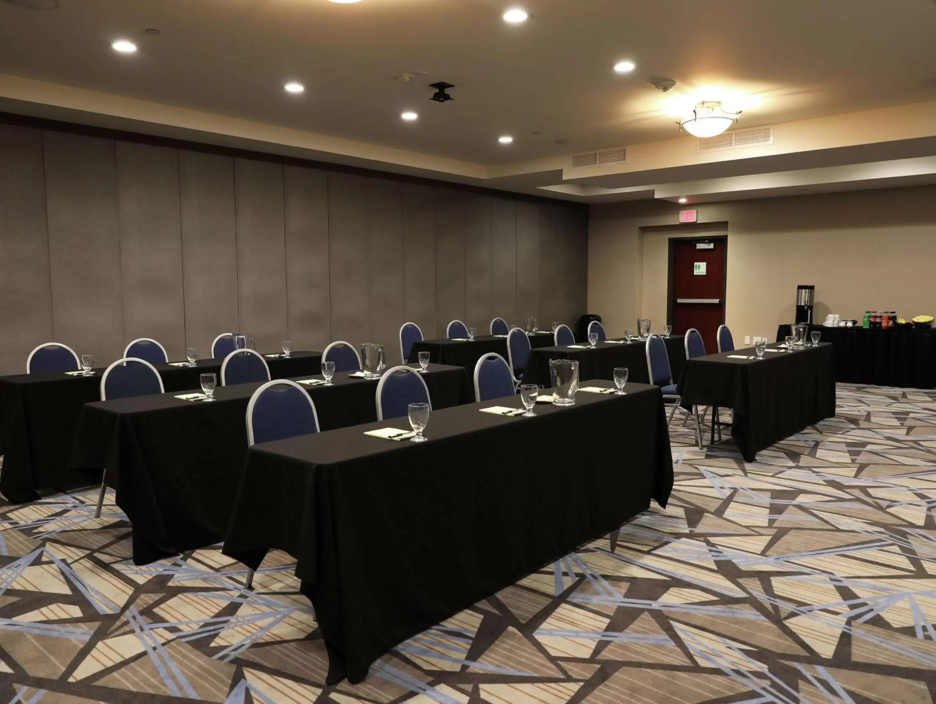Meeting/conference room in Doubletree By Hilton Omaha Southwest, Ne