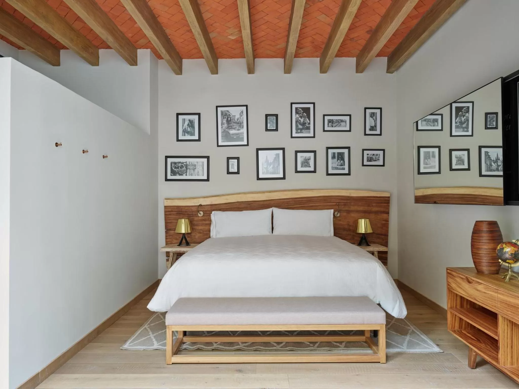 Bedroom, Bed in Live Aqua San Miguel de Allende