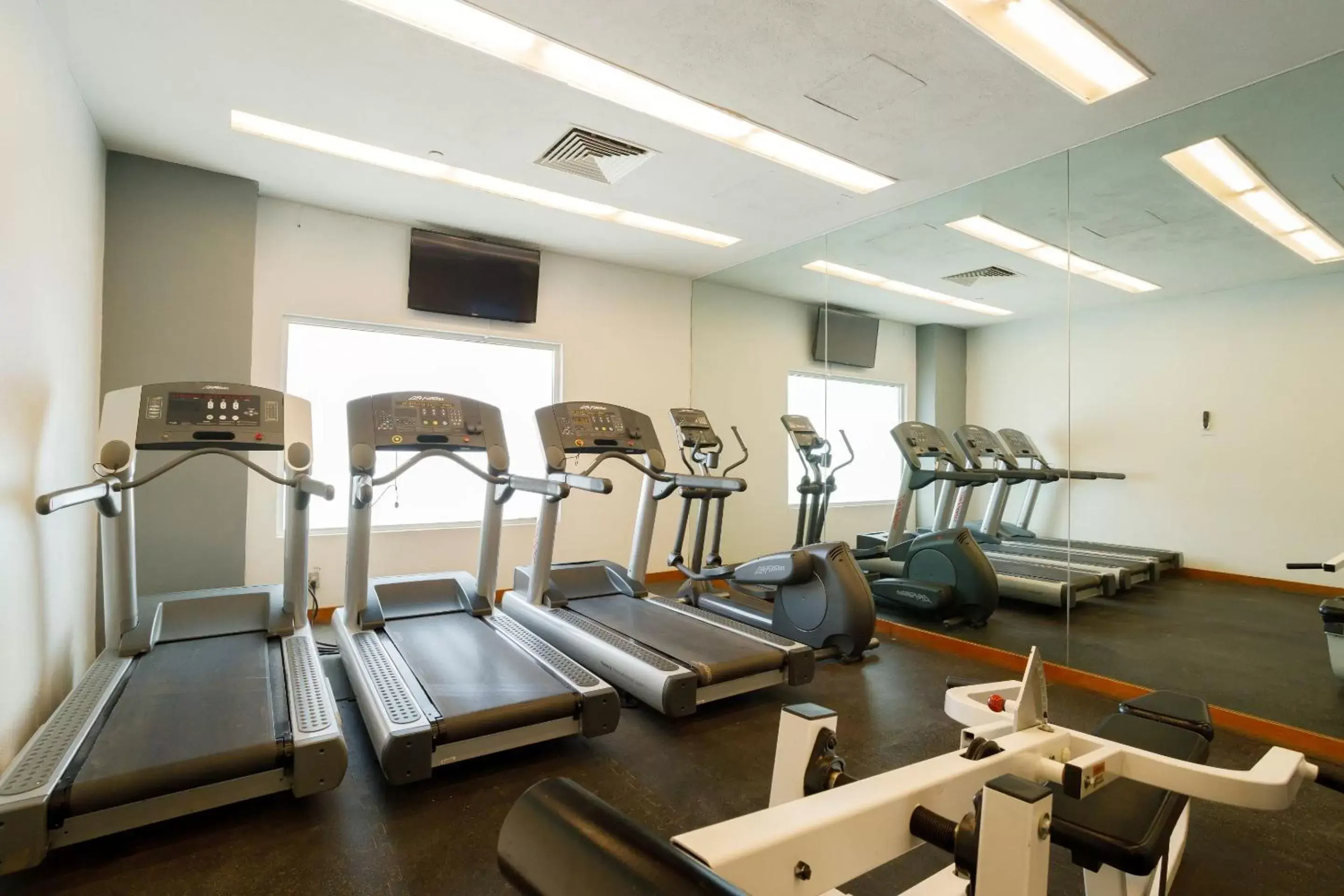 Fitness centre/facilities, Fitness Center/Facilities in Real Inn Torreon