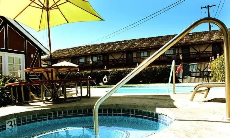 Swimming Pool in Solvang Inn & Cottages