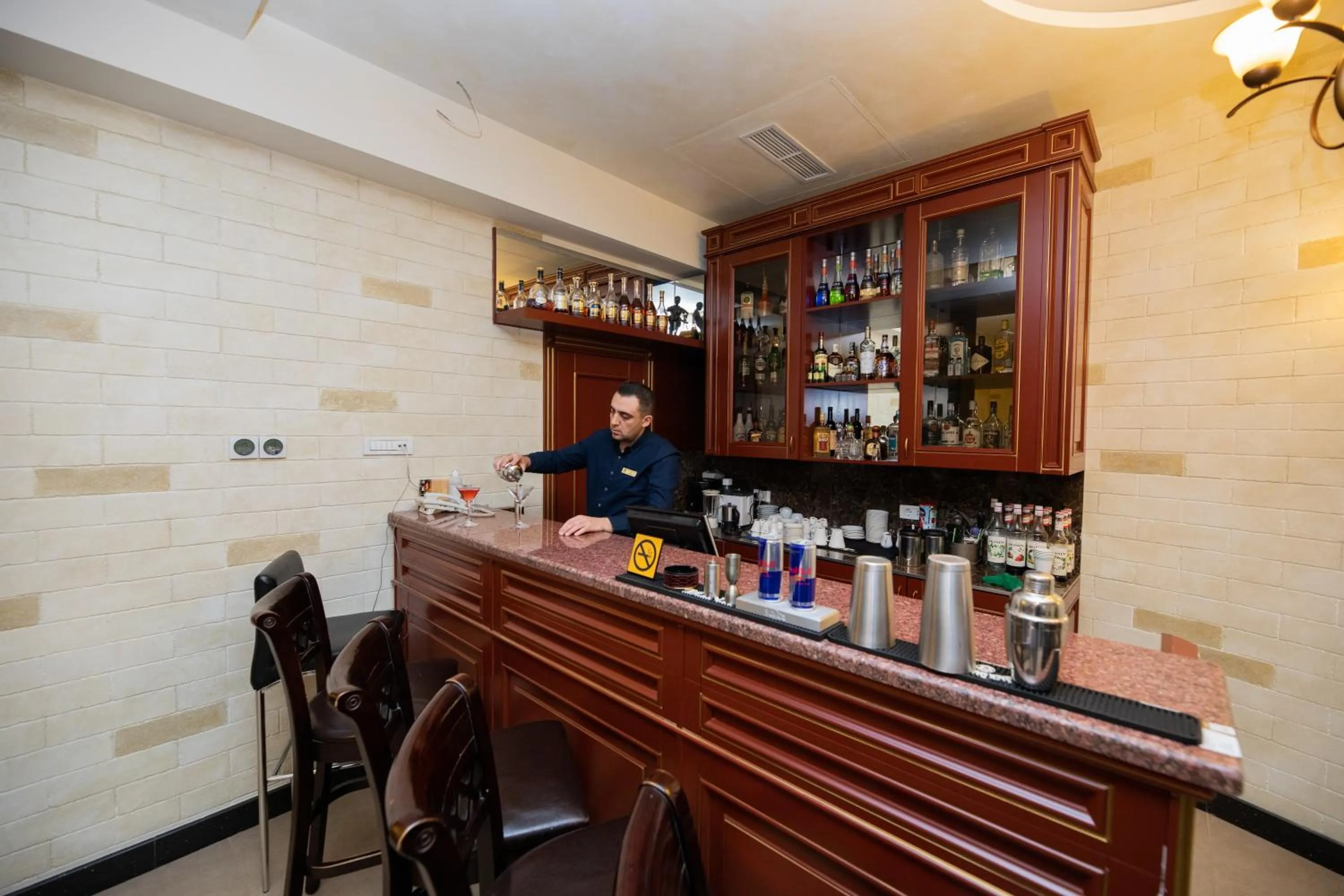 Lounge or bar in Diamond Hotel Yerevan