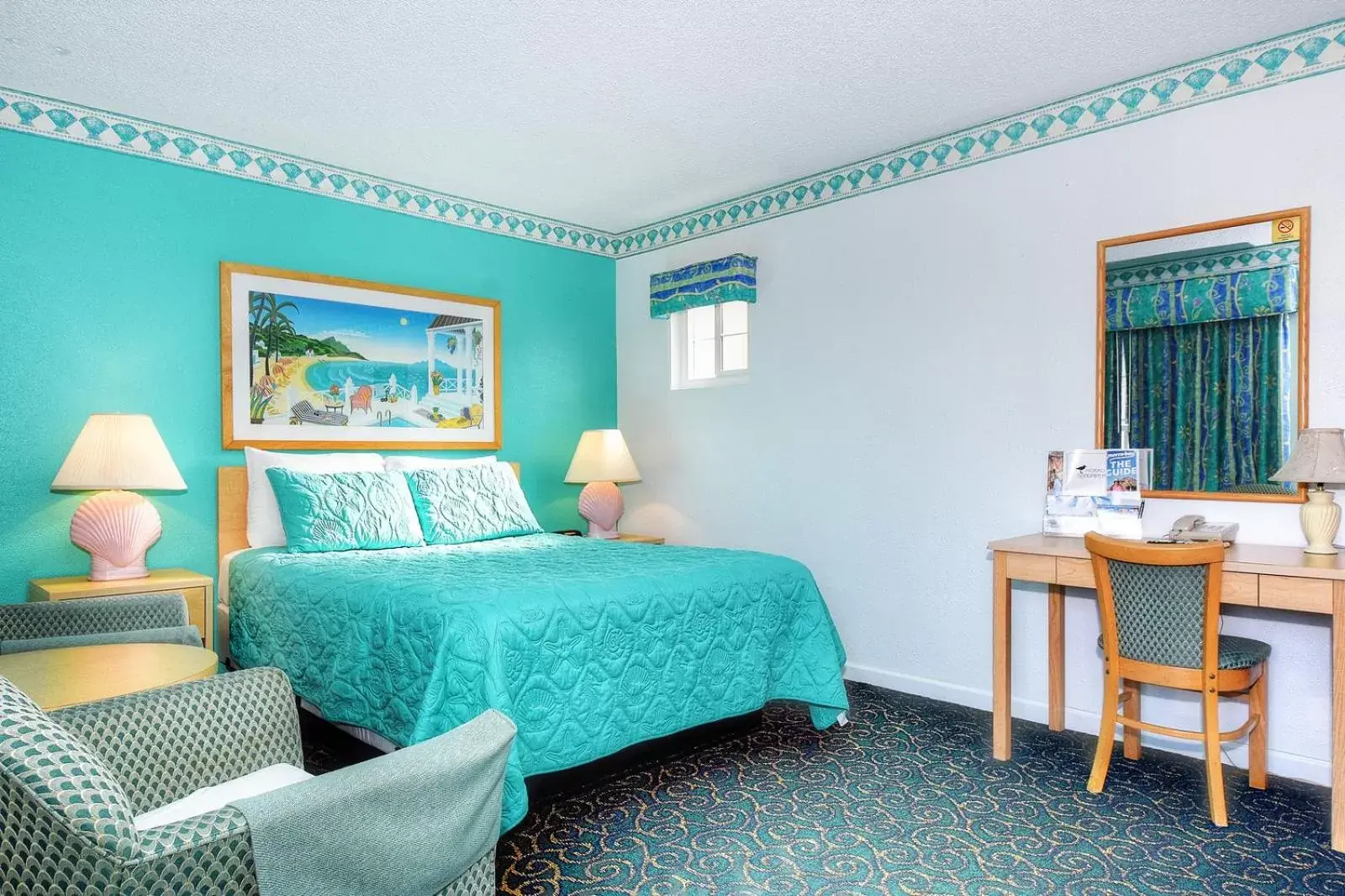Photo of the whole room, Bed in Morro Bay Sandpiper Inn
