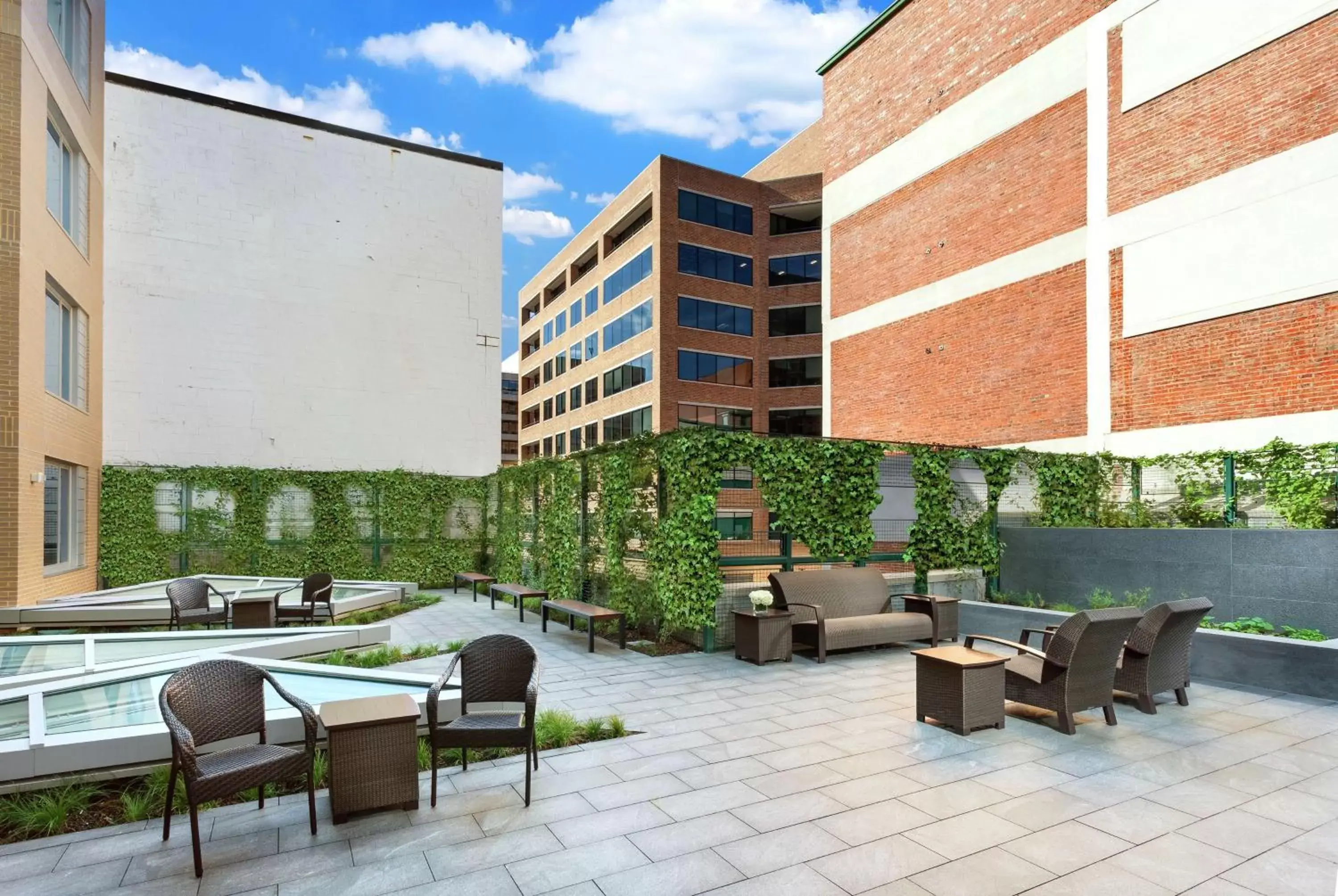 Property building in Hilton Garden Inn Washington DC/Georgetown Area