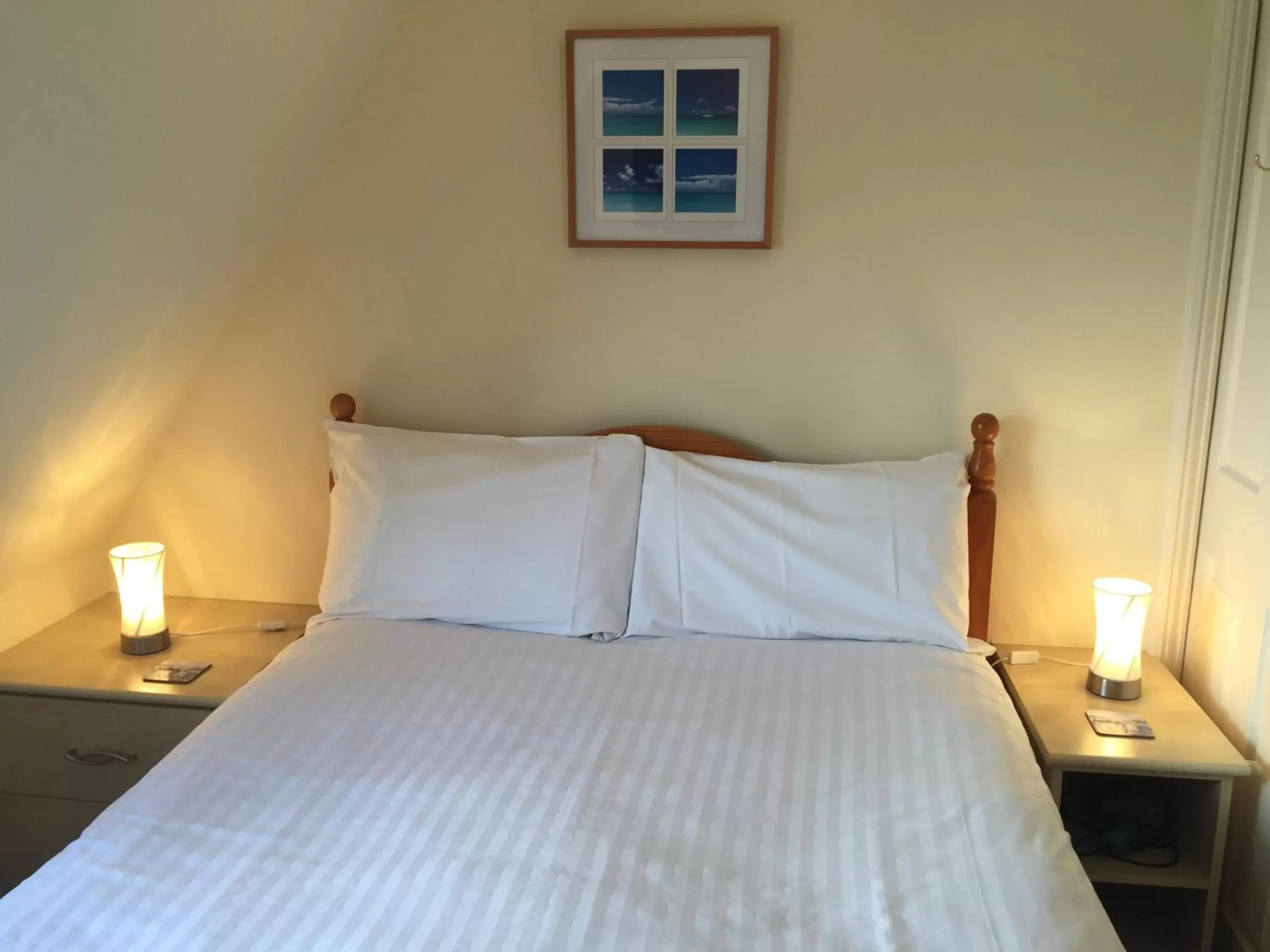 Bedroom, Bed in Barbican Reach Guest House