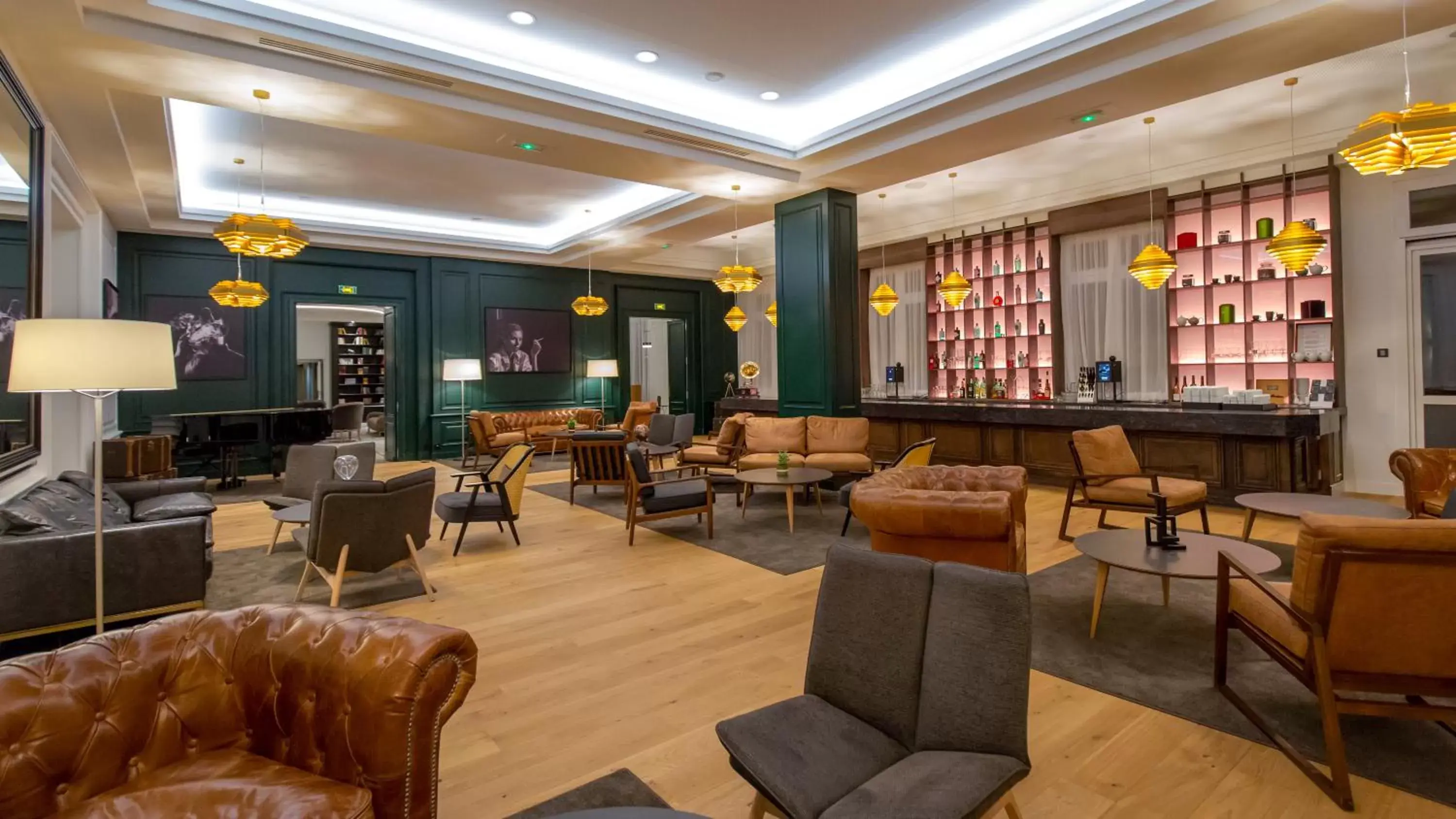 Lounge or bar in Mercure Chantilly Resort & Conventions
