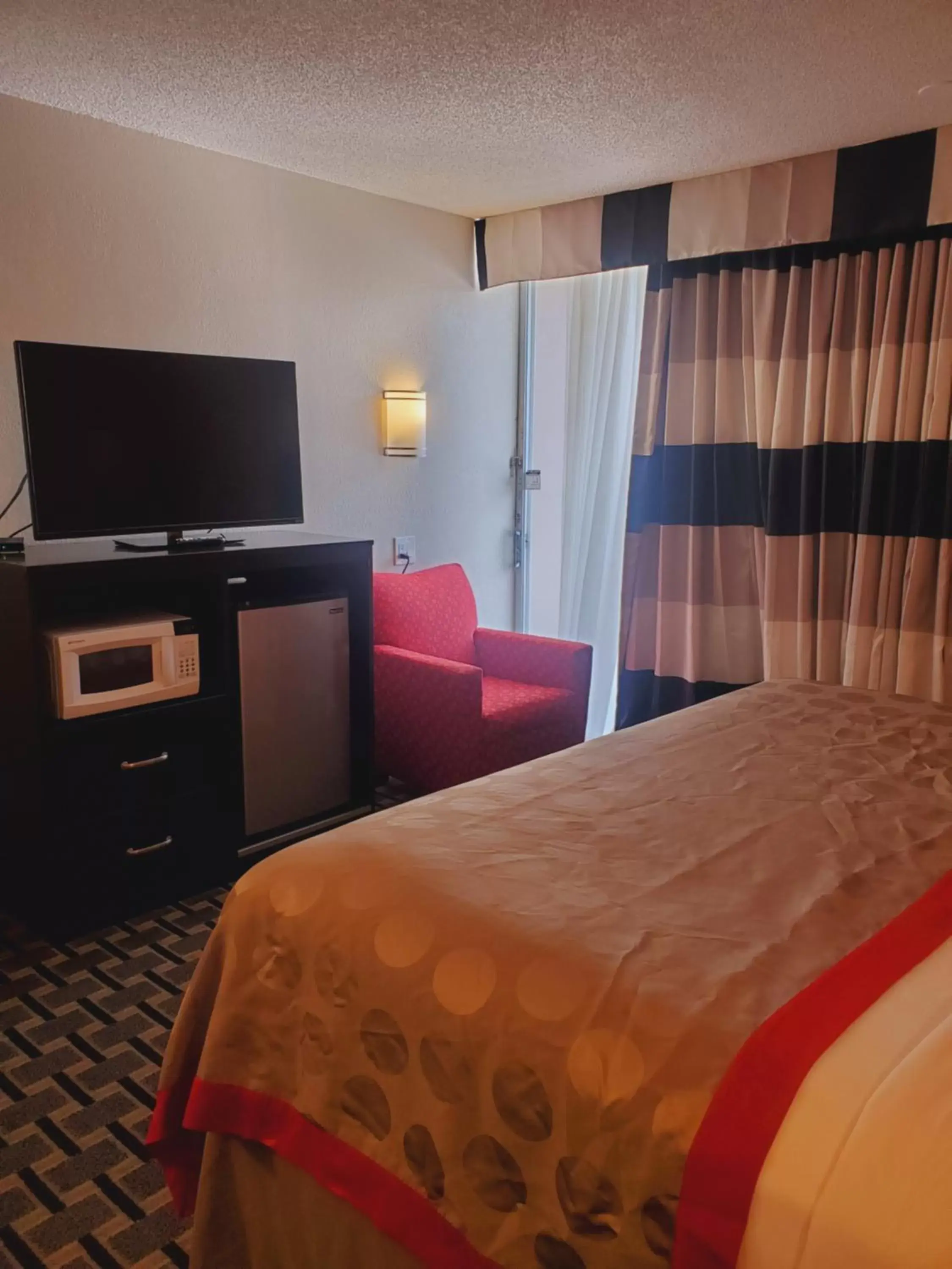 Bedroom, Bed in Ramada by Wyndham Grand Junction