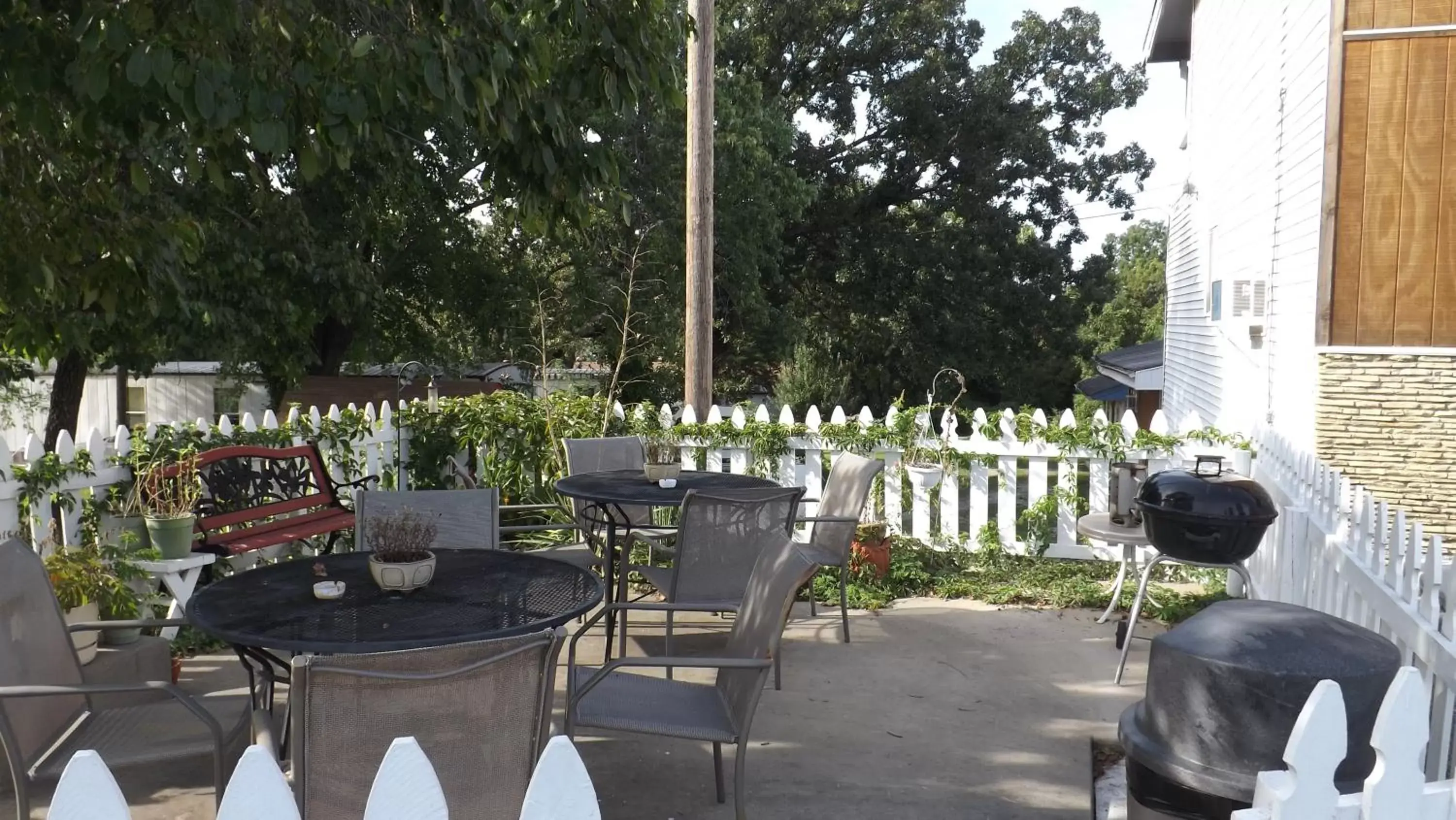 Patio/Outdoor Area in Twin Lakes Inn