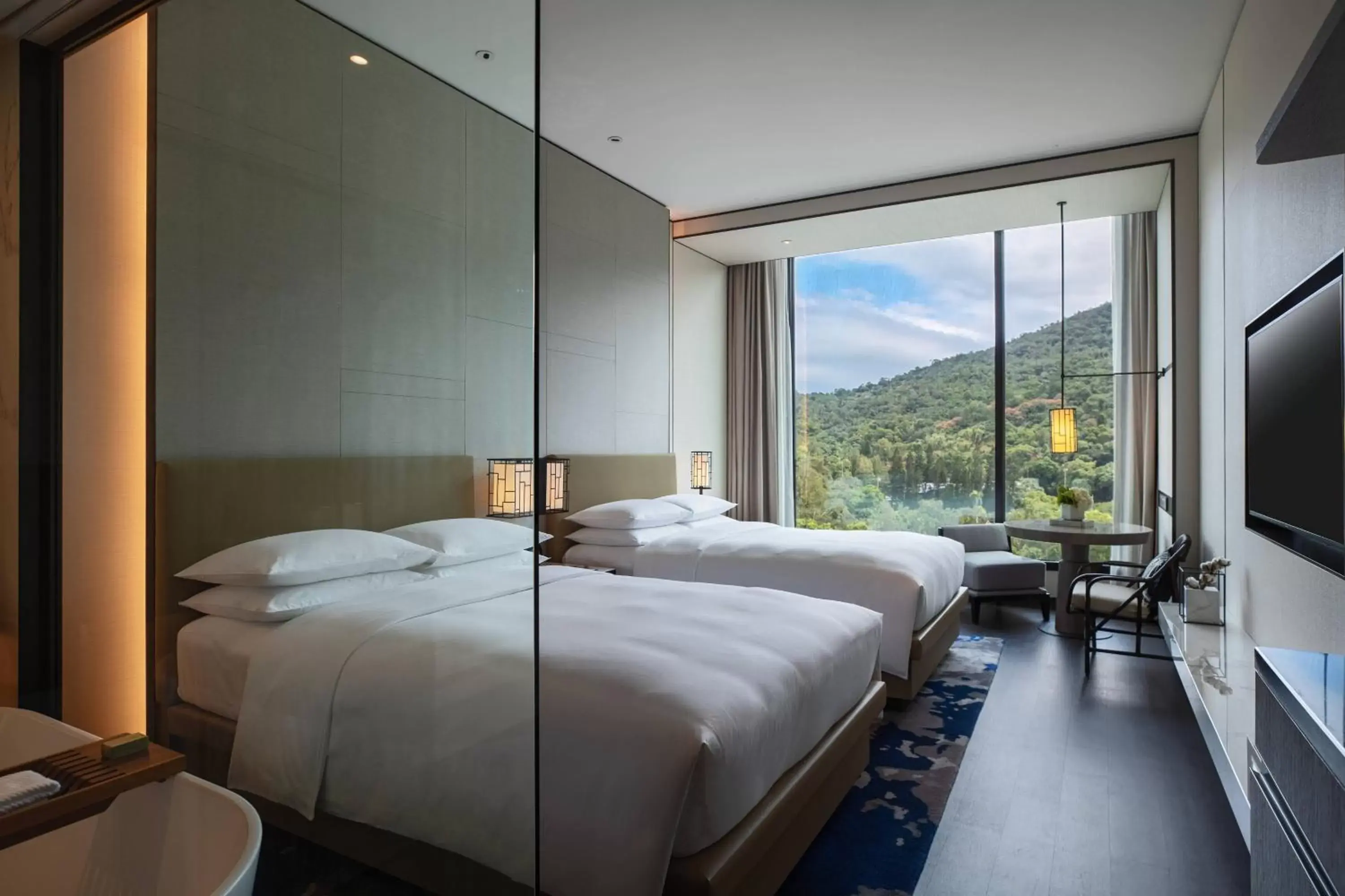 Photo of the whole room, Mountain View in Renaissance Taipei Shihlin Hotel