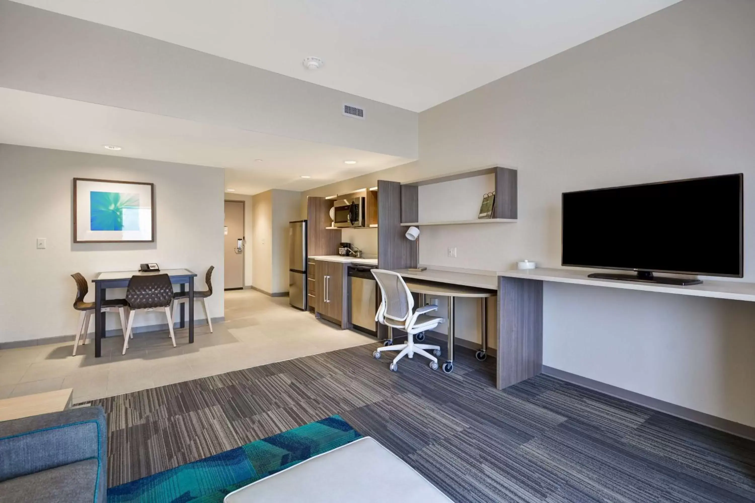 Bedroom, TV/Entertainment Center in Home2 Suites by Hilton Perrysburg Levis Commons Toledo