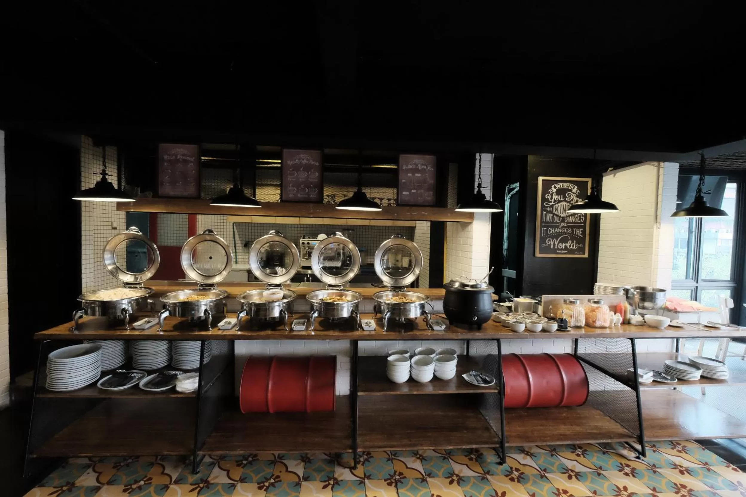 Restaurant/places to eat in Namin Dago Hotel