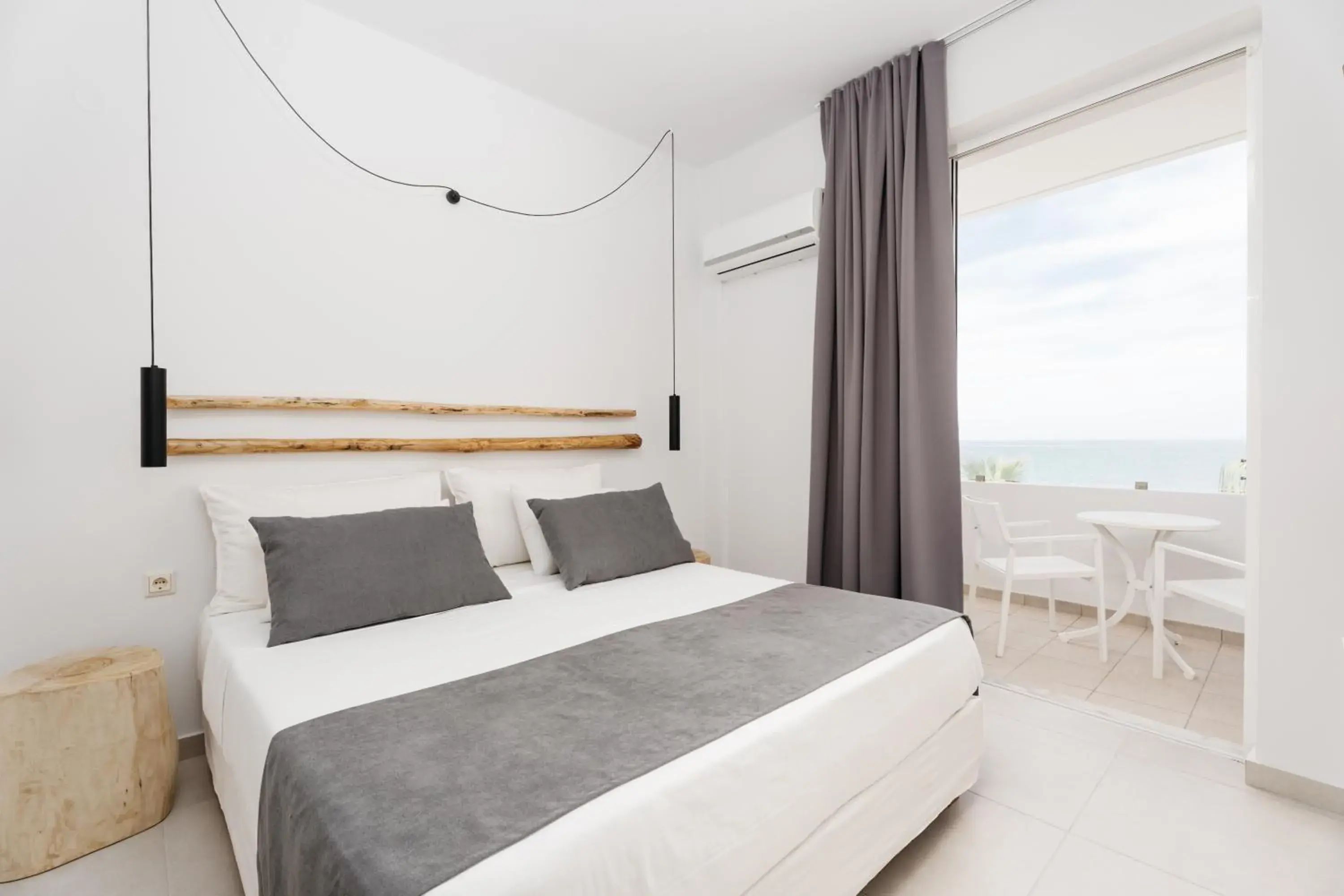 Bedroom, Bed in Petradi Beach Lounge Hotel