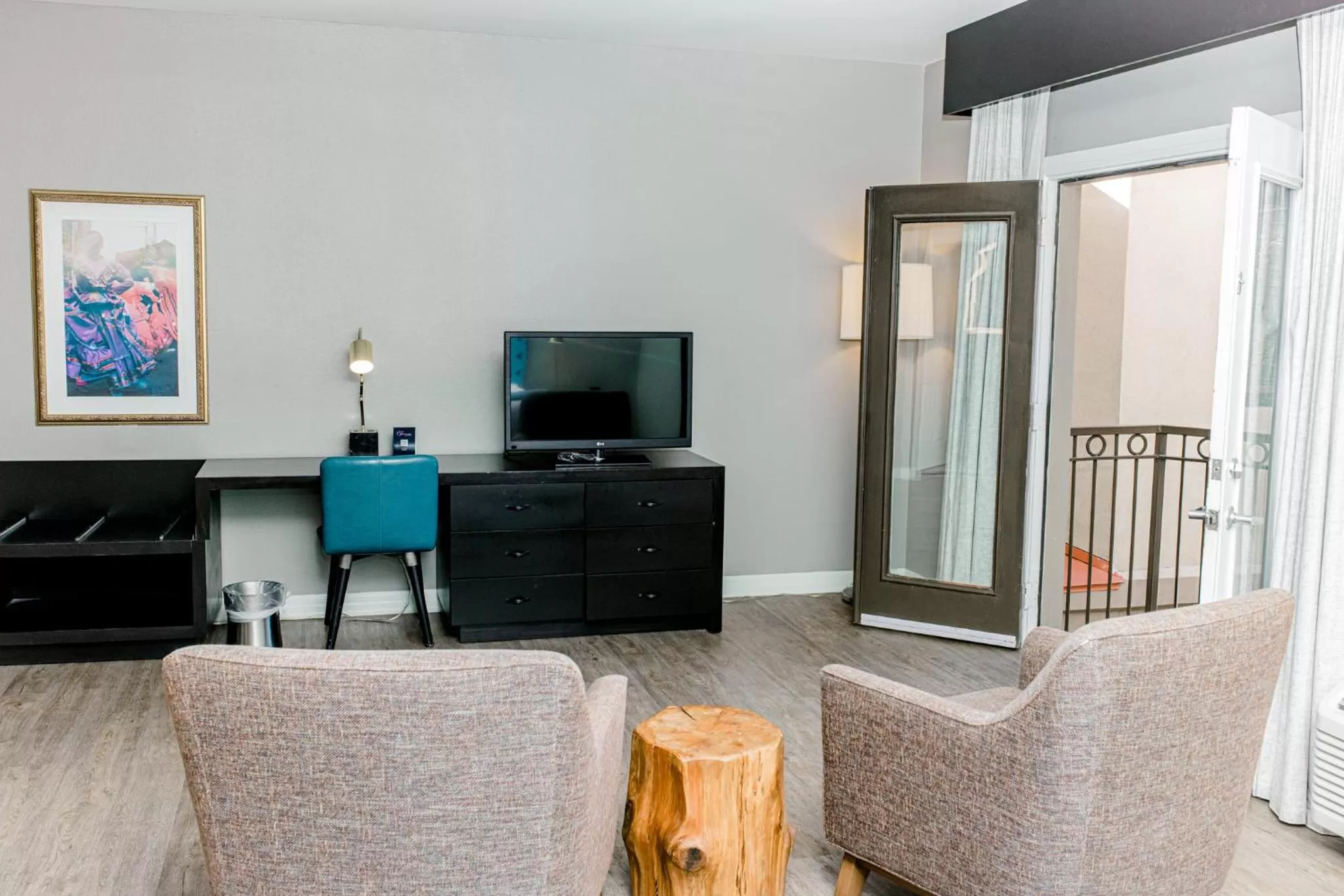 Photo of the whole room in Hotel Indigo San Antonio Riverwalk by IHG