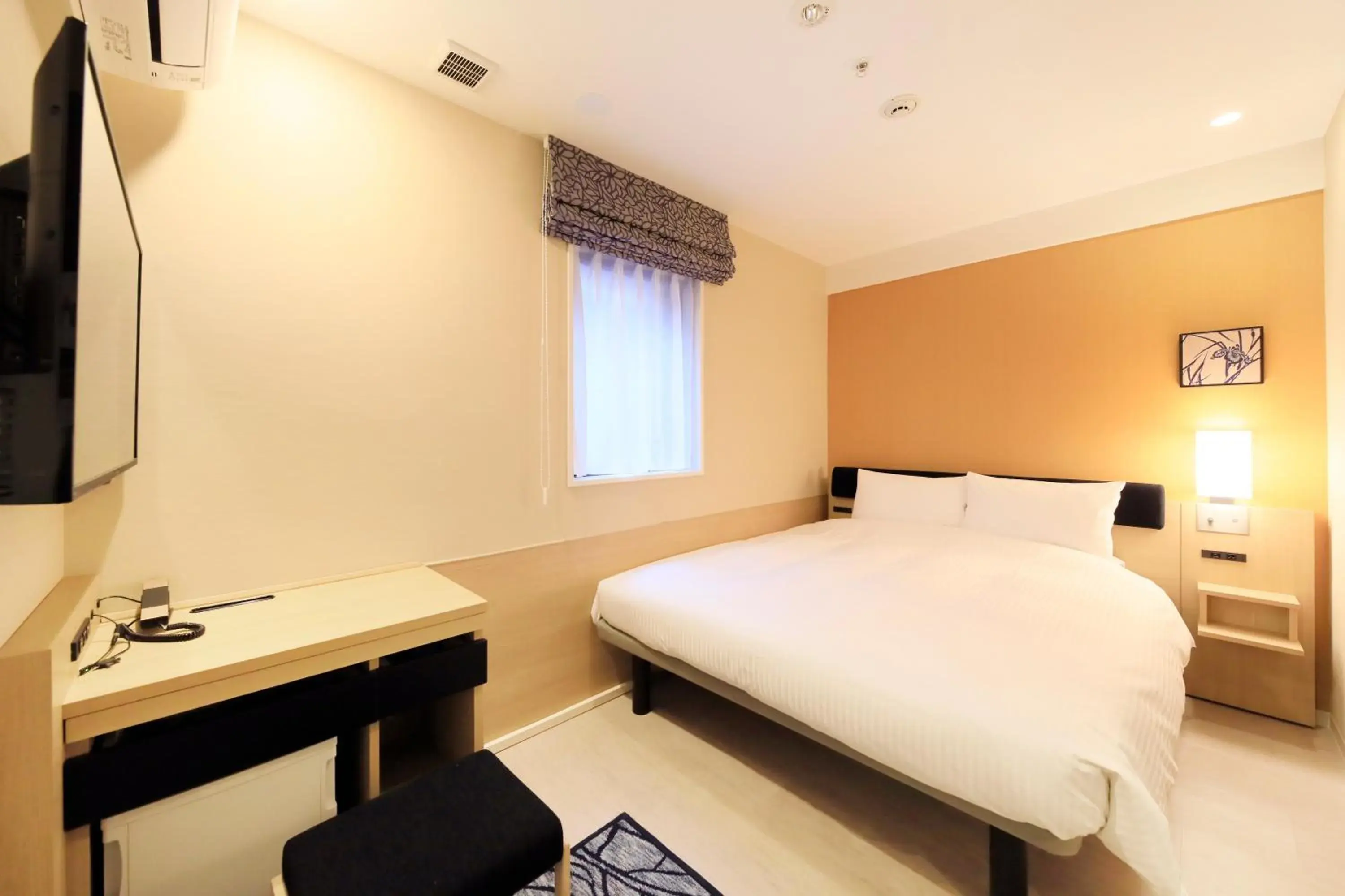 Bedroom, Bed in Hotel Nihonbashi Saibo