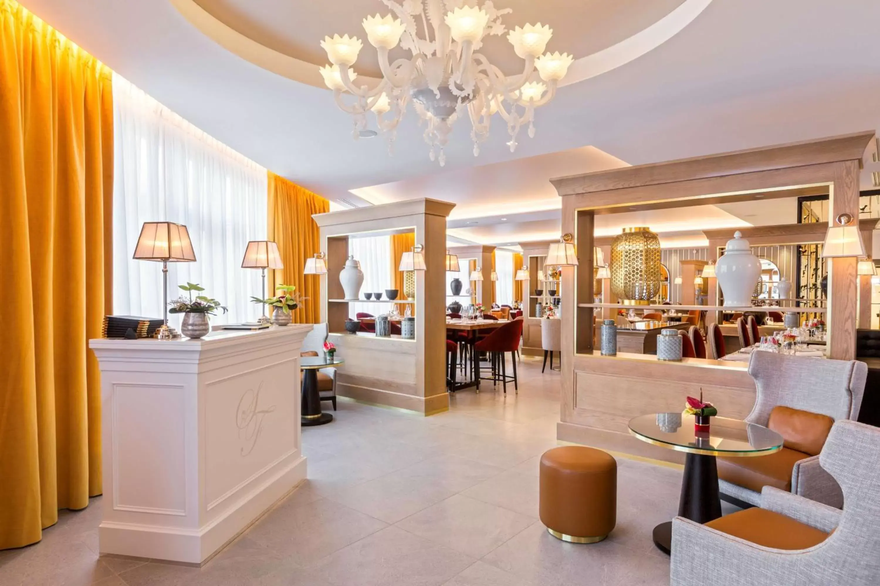 Restaurant/places to eat, Lobby/Reception in Hôtel & Spa Les Sept Fontaines Best Western Premier