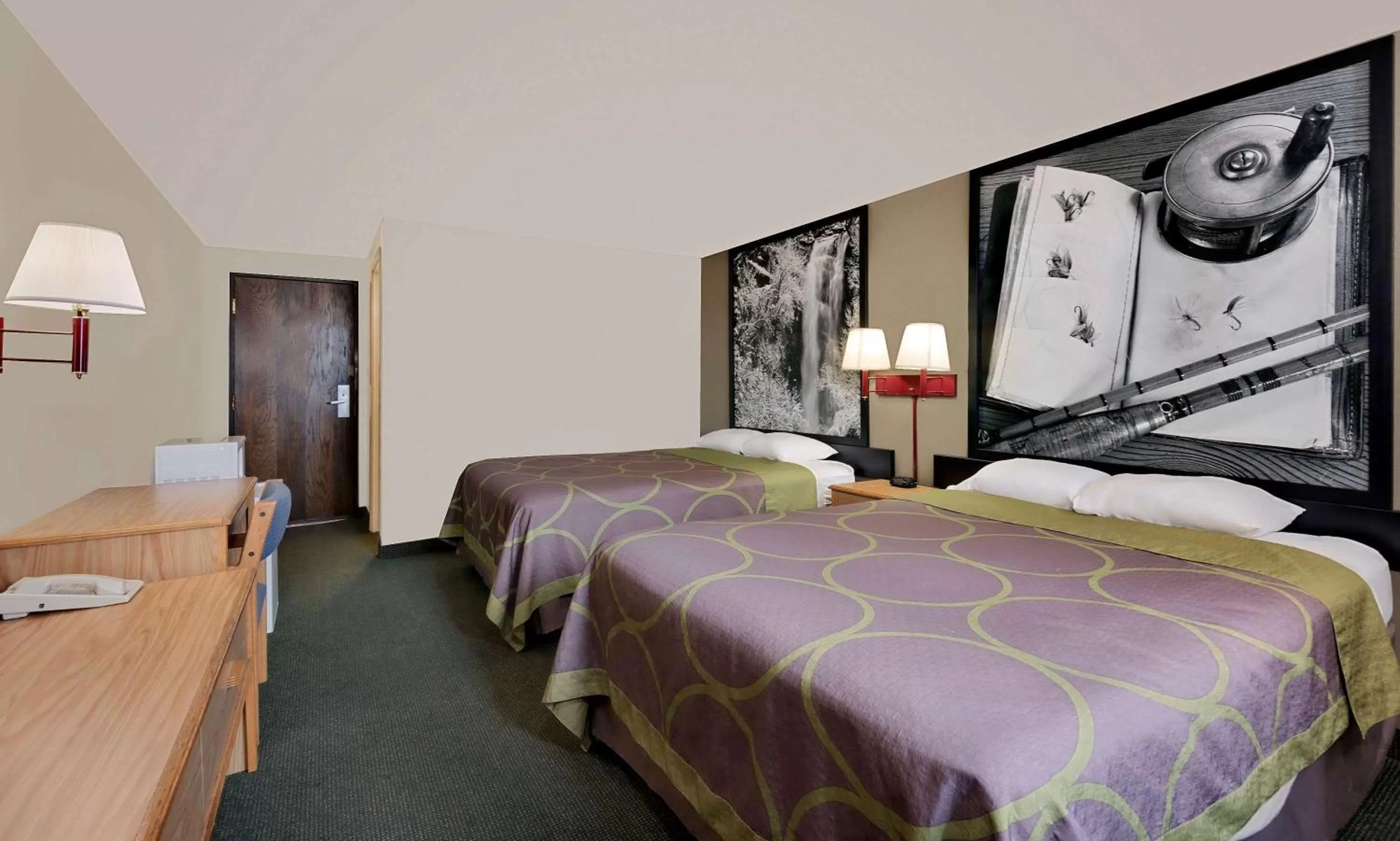 Photo of the whole room, Bed in Super 8 by Wyndham Spearfish