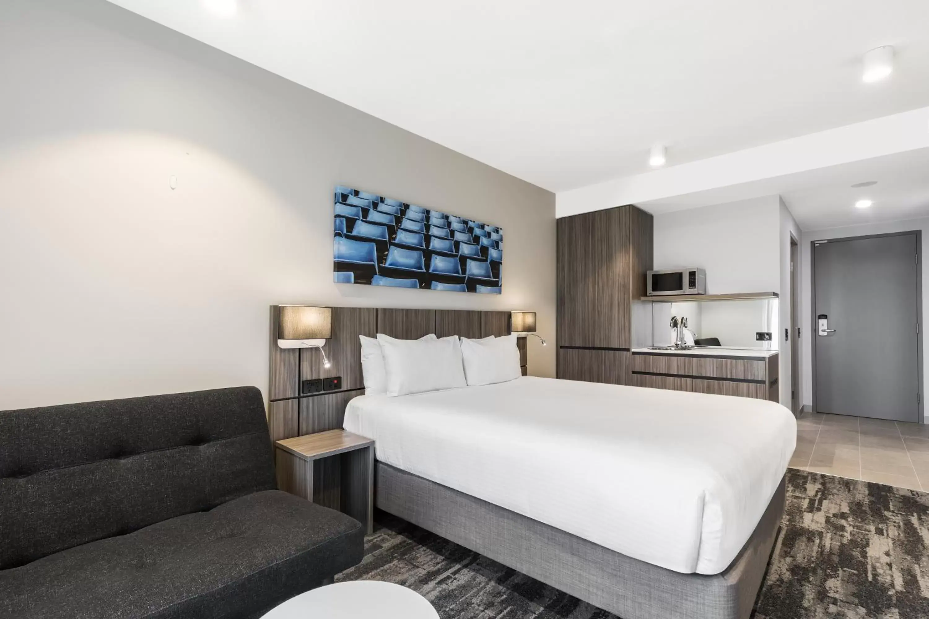 Bed in Mercure Sydney Blacktown