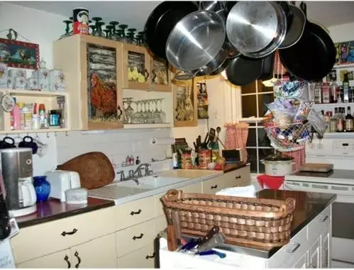 Photo of the whole room, Kitchen/Kitchenette in A Meadow House