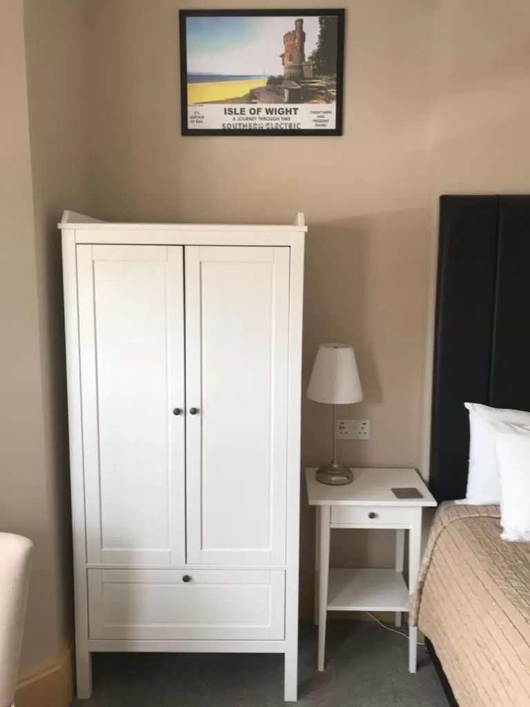 TV/Entertainment Center in Number 29 - Only Adults