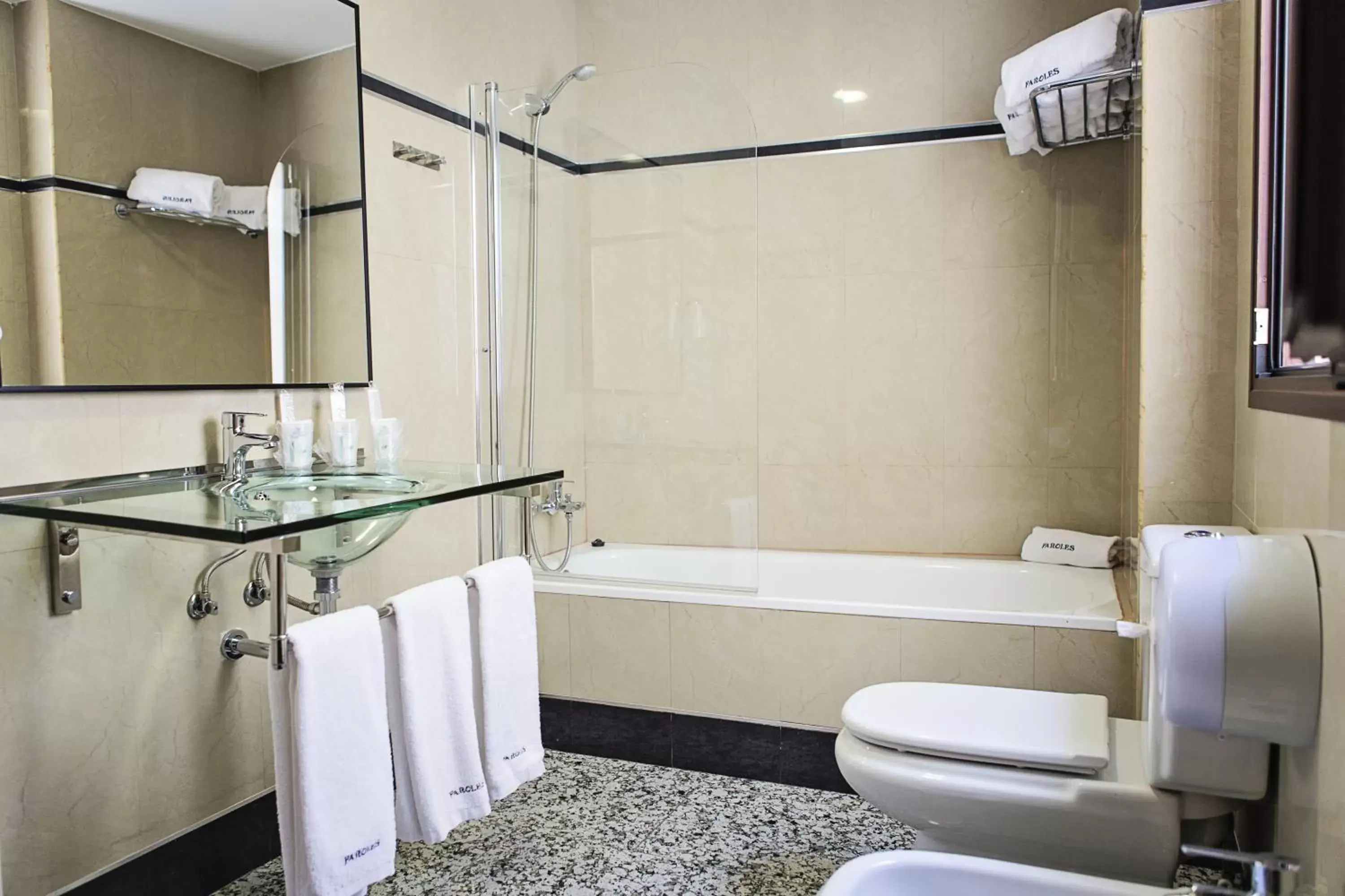 Toilet, Bathroom in Hotel de Los Faroles