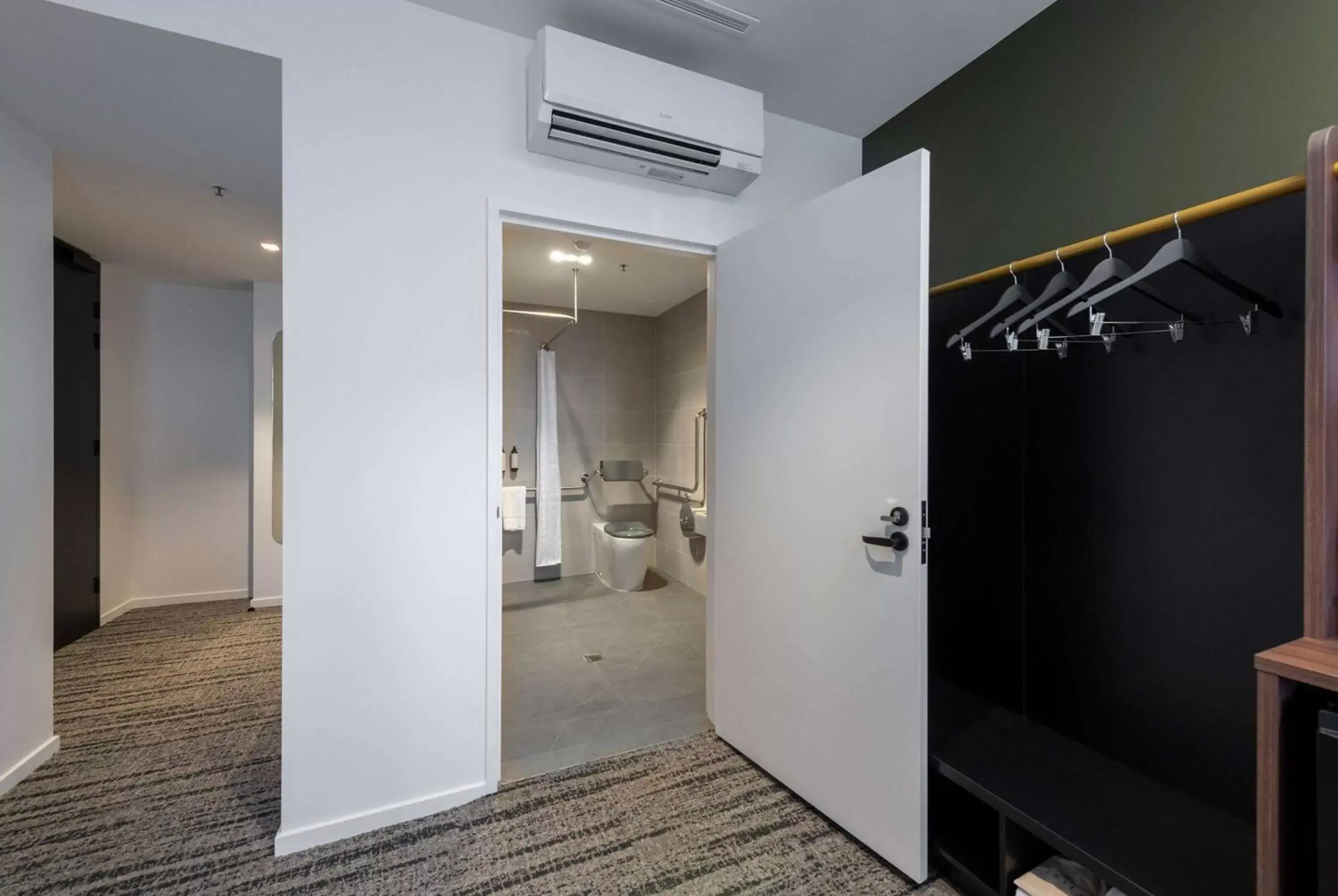 Photo of the whole room, Bathroom in TRYP by Wyndham Pulteney Street Adelaide