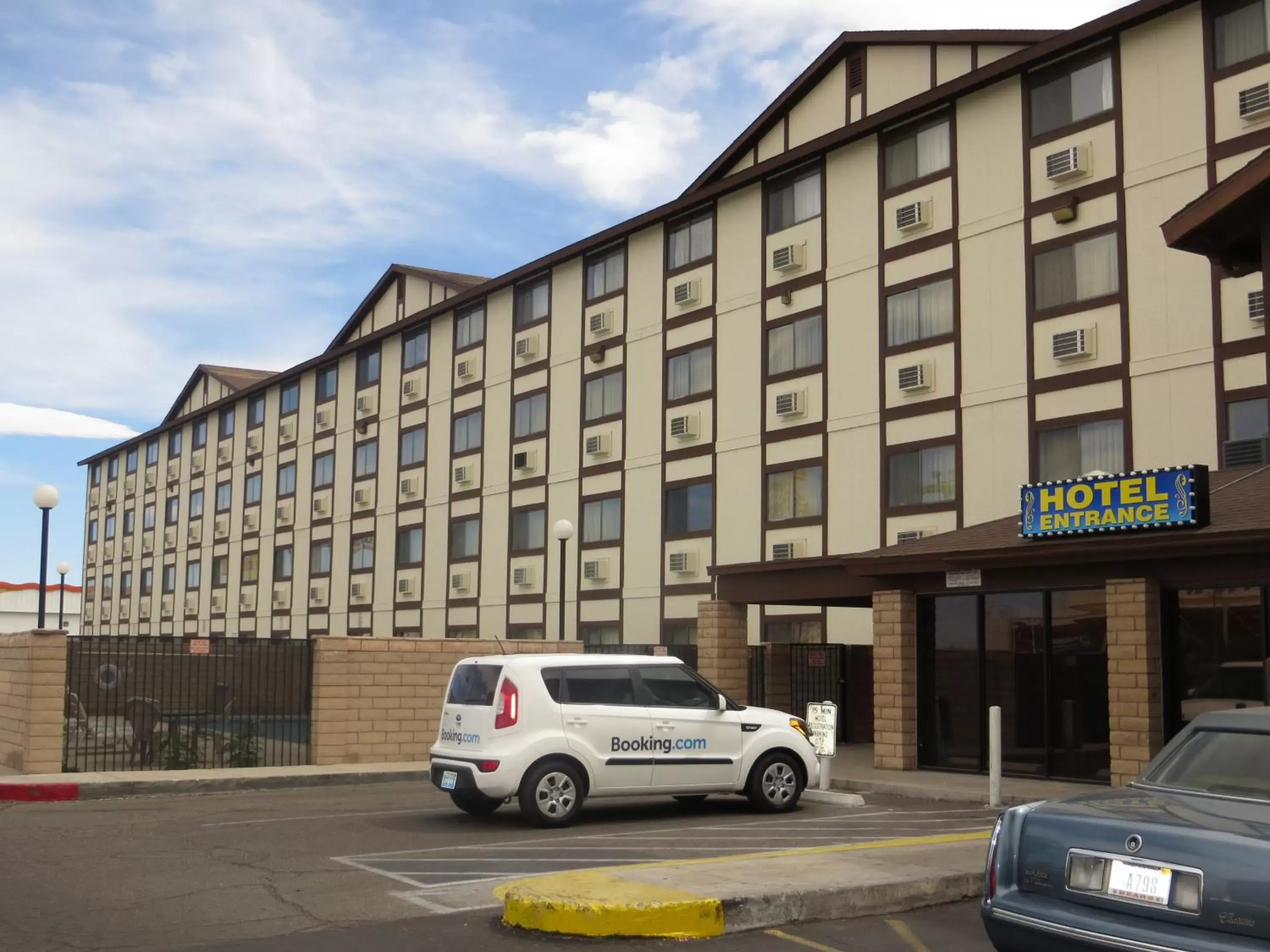 Facade/entrance, Property Building in Longhorn Boulder Highway