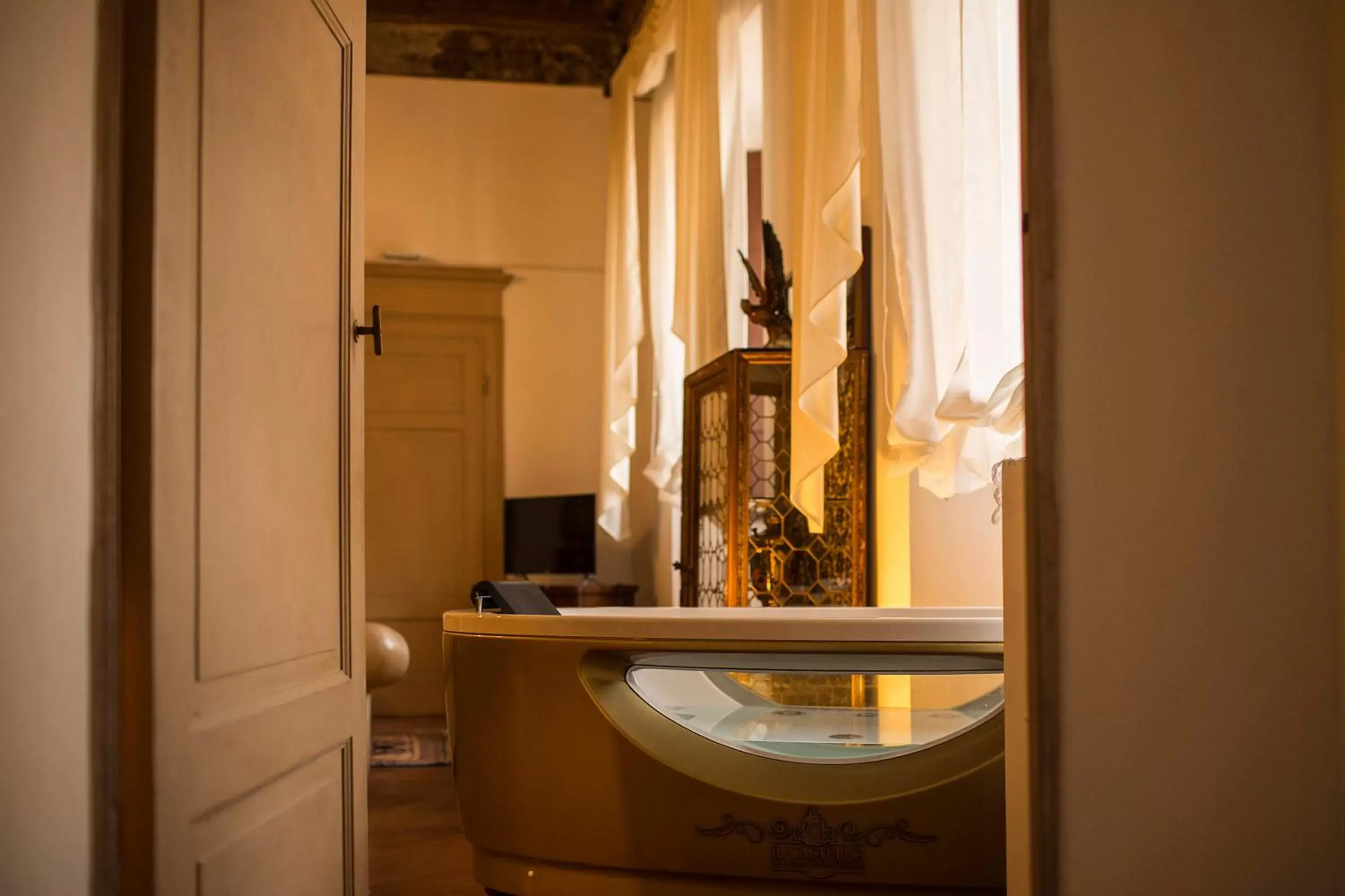 Decorative detail, Bathroom in Castello del Capitano delle Artiglierie